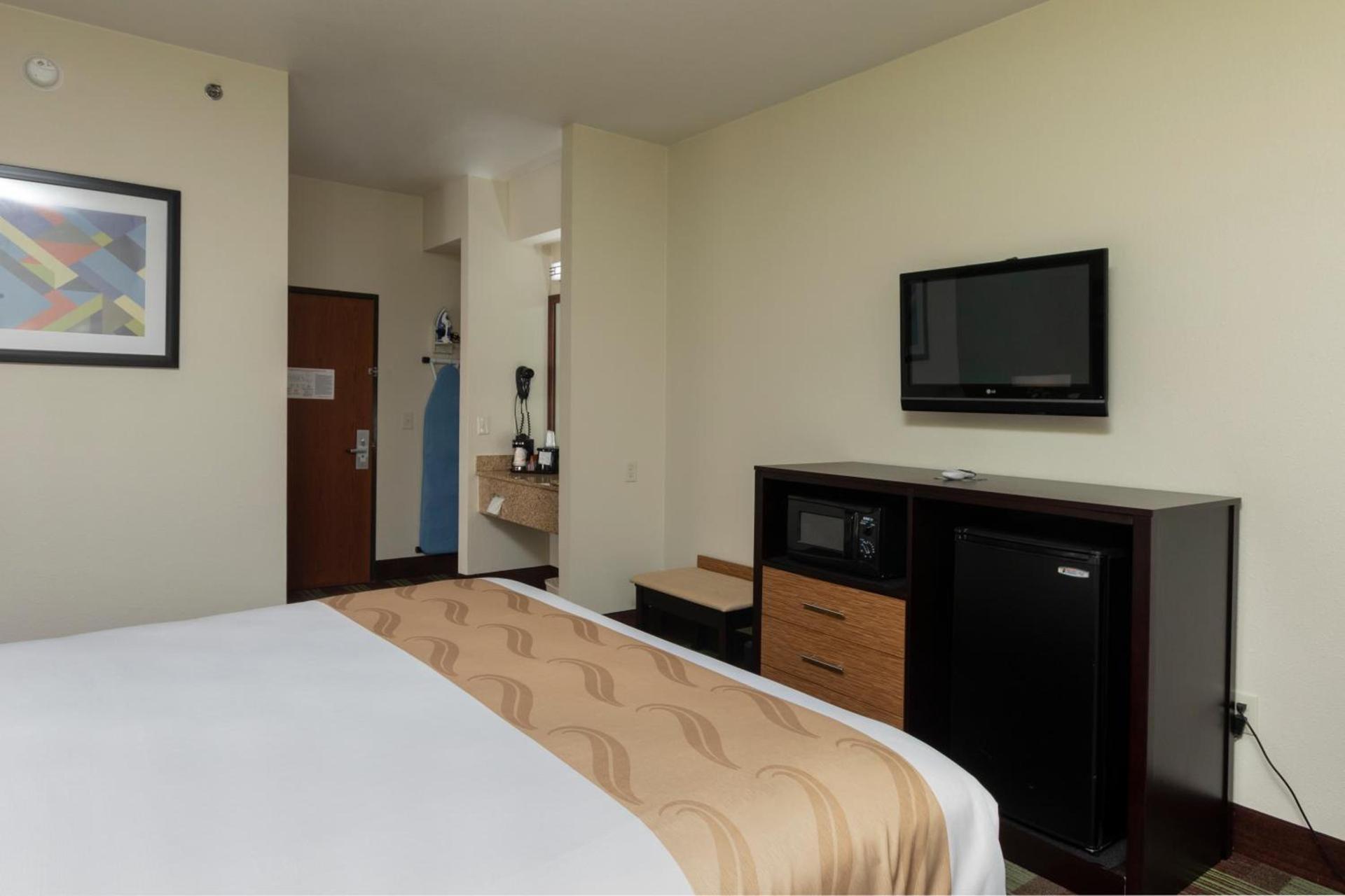 Quality Inn & Suites Mount Vernon photo 12