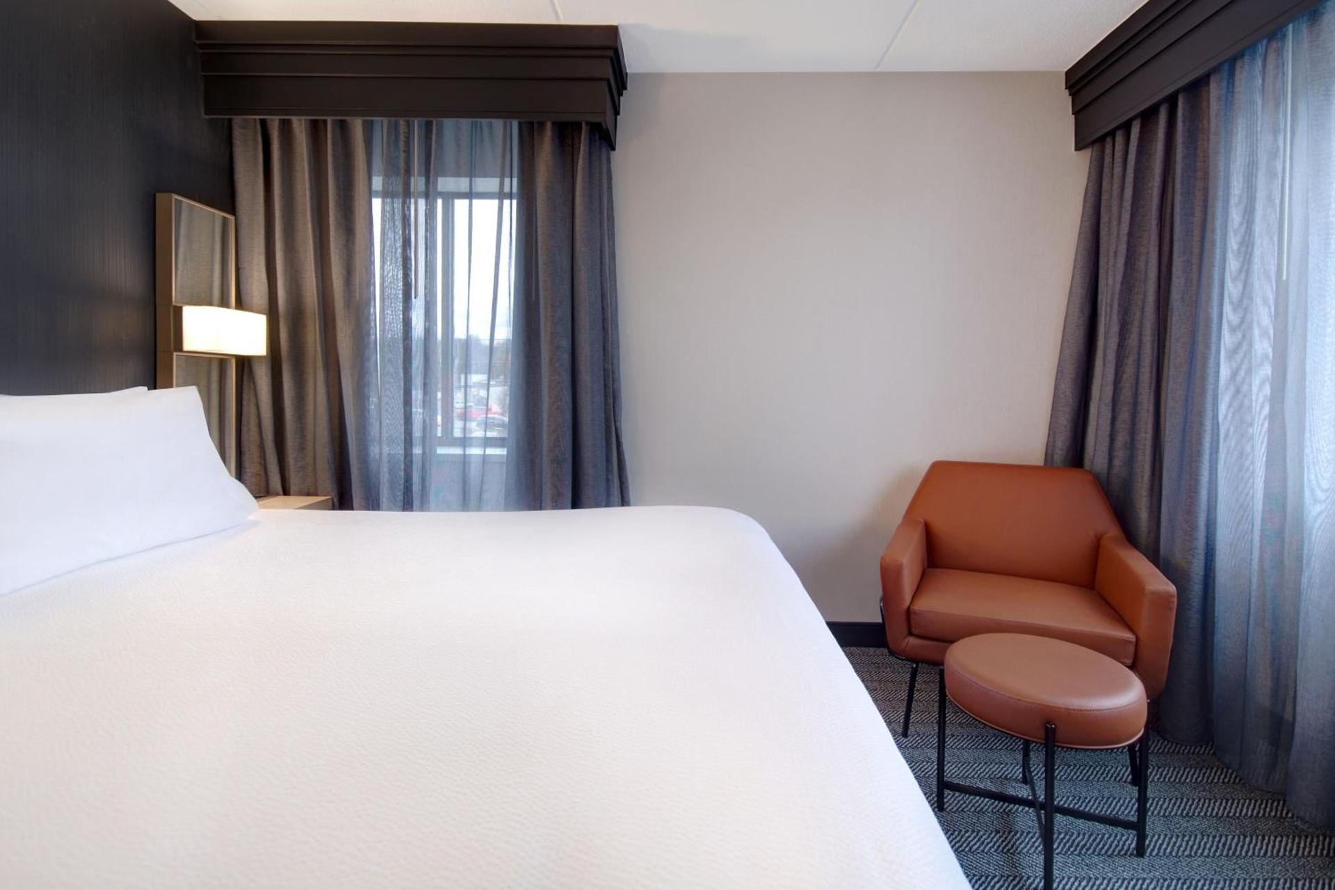 Courtyard by Marriott State College photo 15