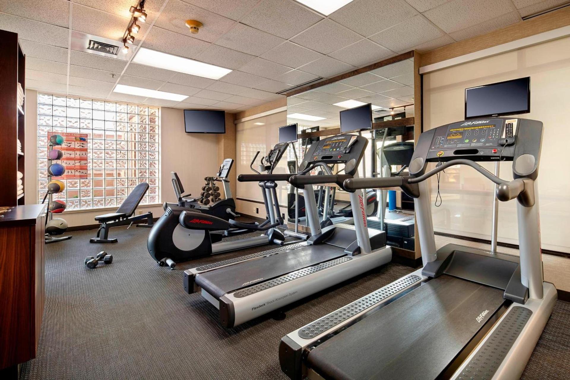 Courtyard by Marriott State College photo 46
