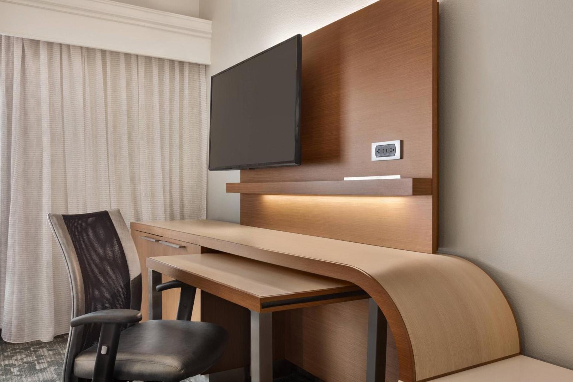 Courtyard by Marriott Palmdale photo 20