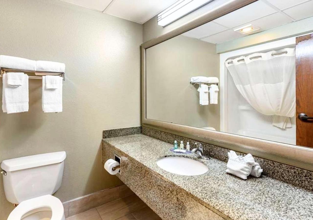 Quality Inn St Robert - Ft Leonard Wood photo 38