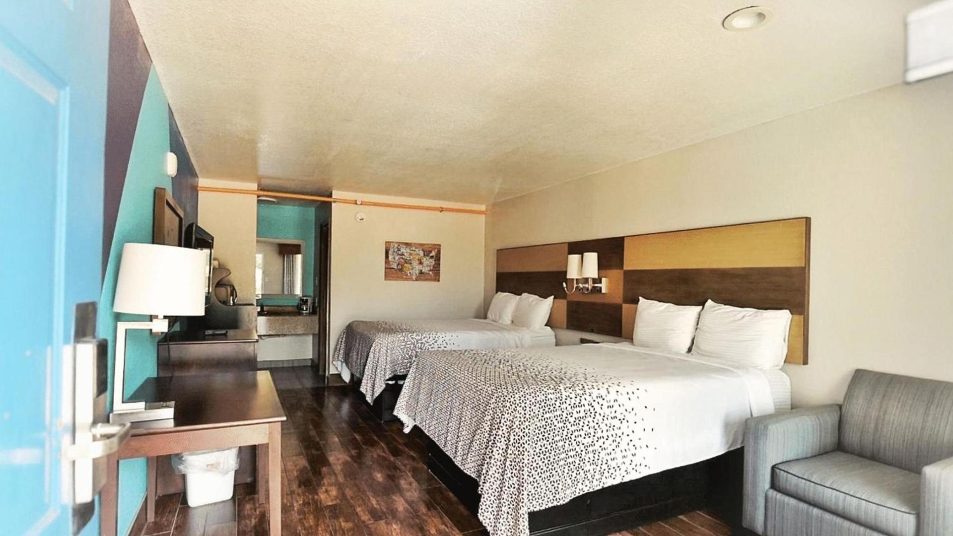 Scottish Inns & Suites Shenandoah Woodlands Mall photo 4