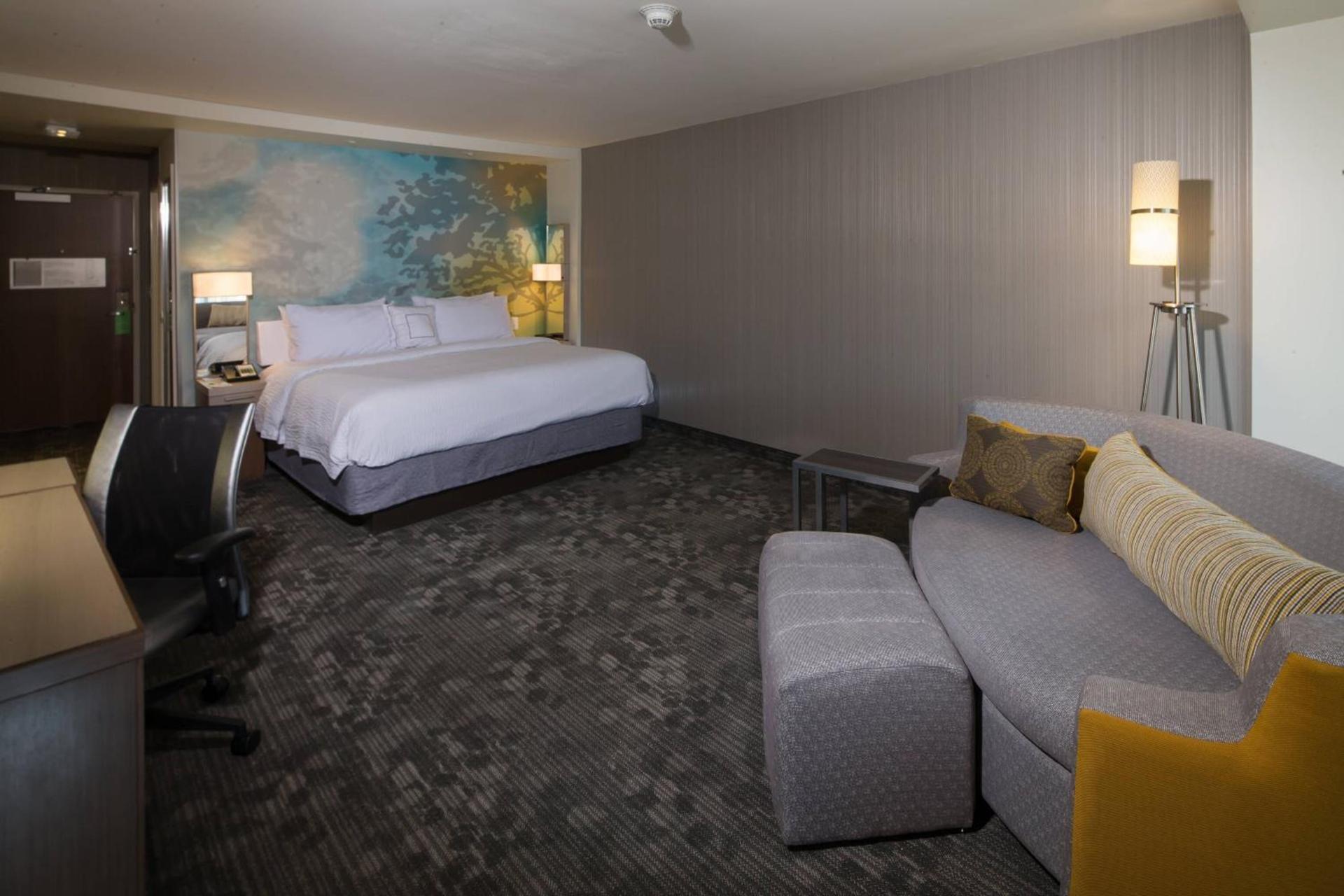 Courtyard by Marriott Battle Creek photo 6