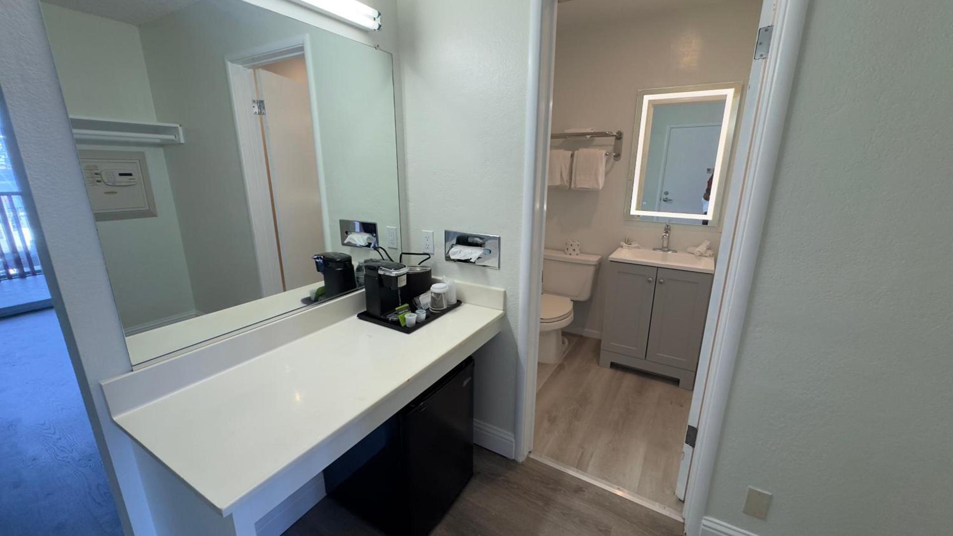 Marina Village Inn photo 6