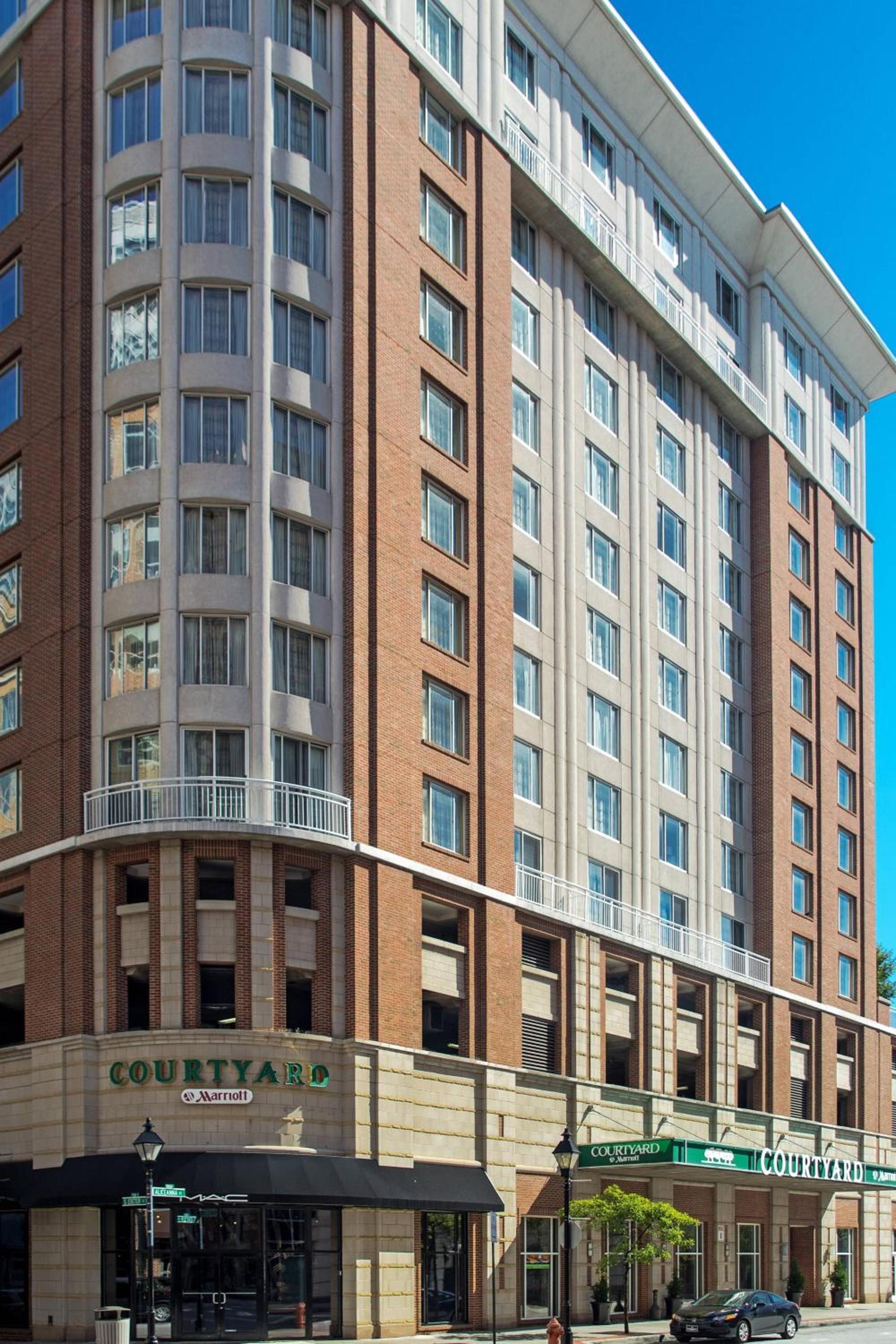 Courtyard by Marriott Baltimore Downtown Inner Harbor photo 2