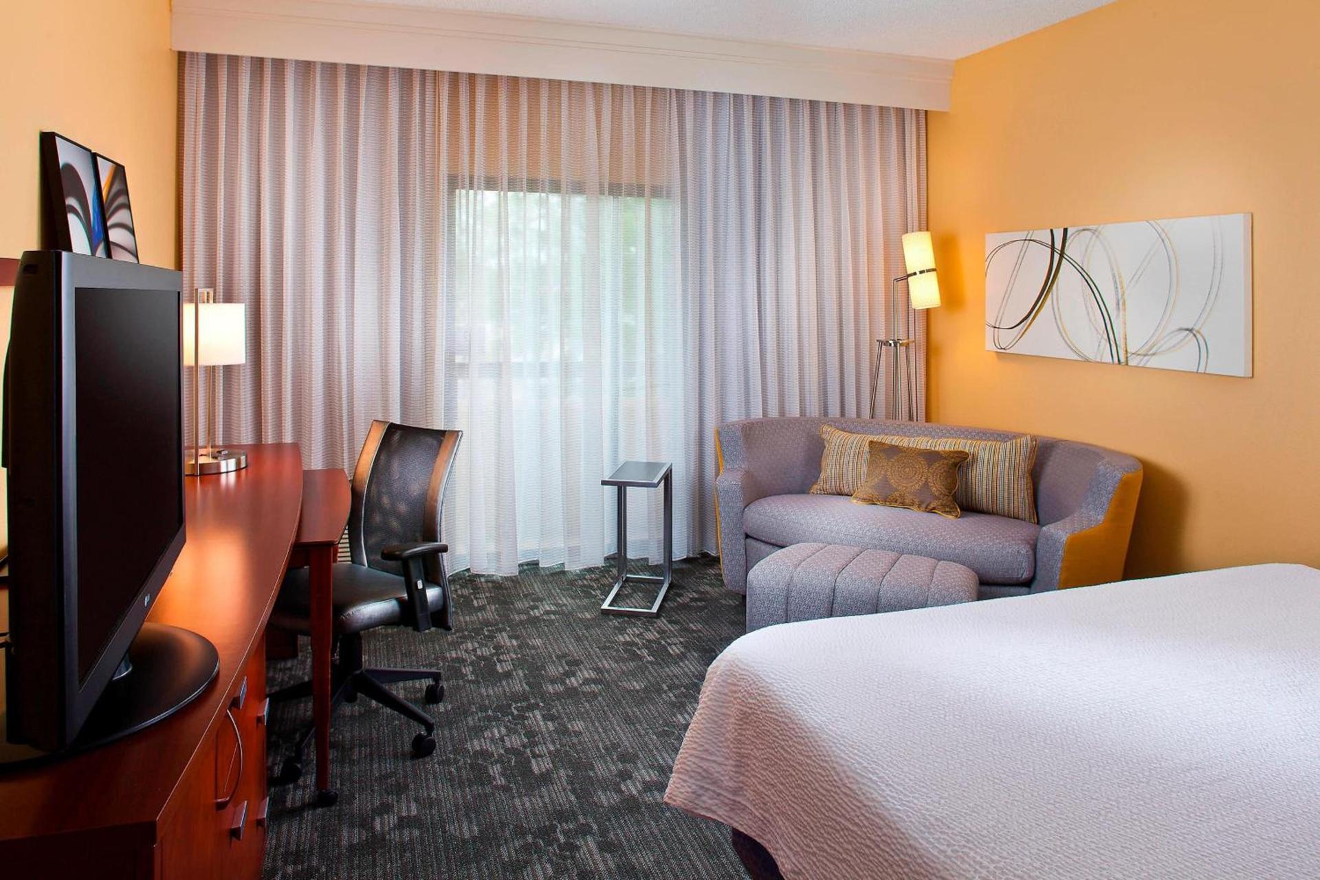 Courtyard by Marriott Huntsville University Drive photo 10