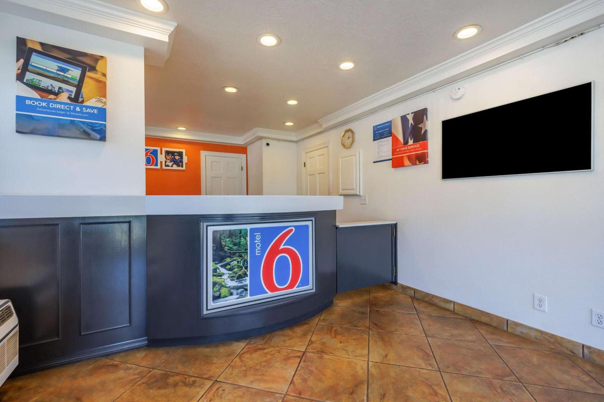 Motel 6-Canby, OR photo 3