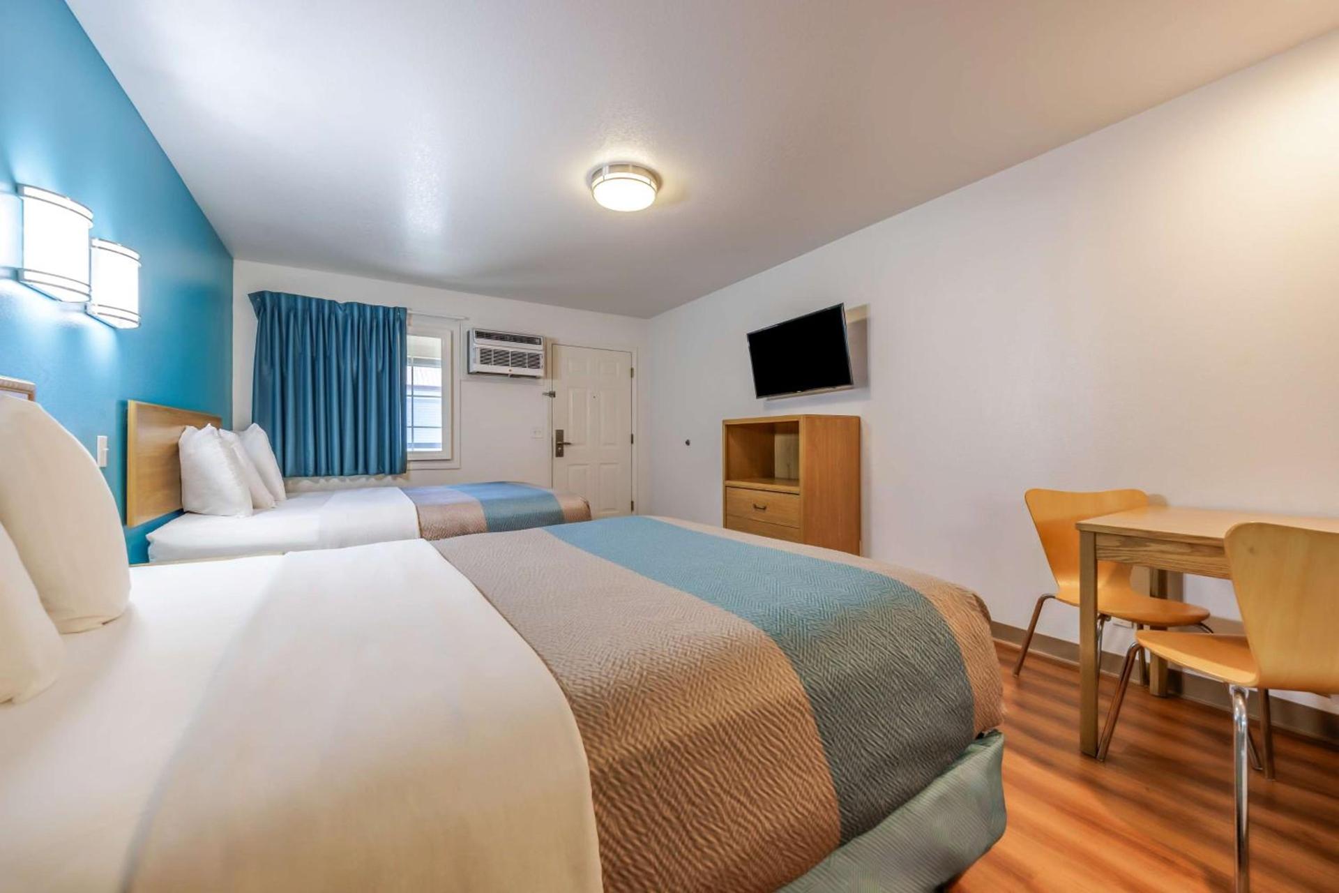 Motel 6-Canby, OR photo 6