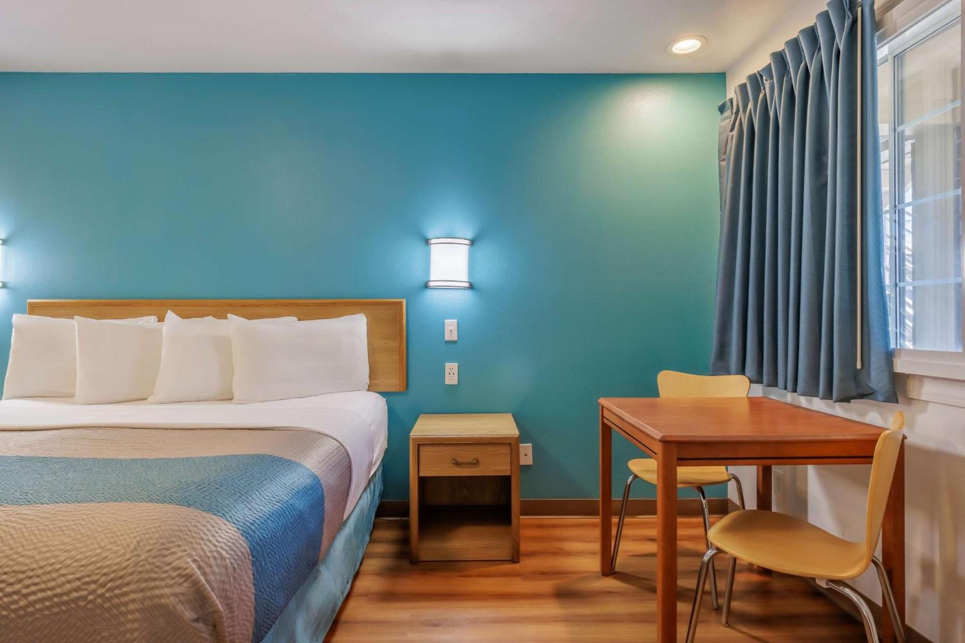 Motel 6-Canby, OR photo 11