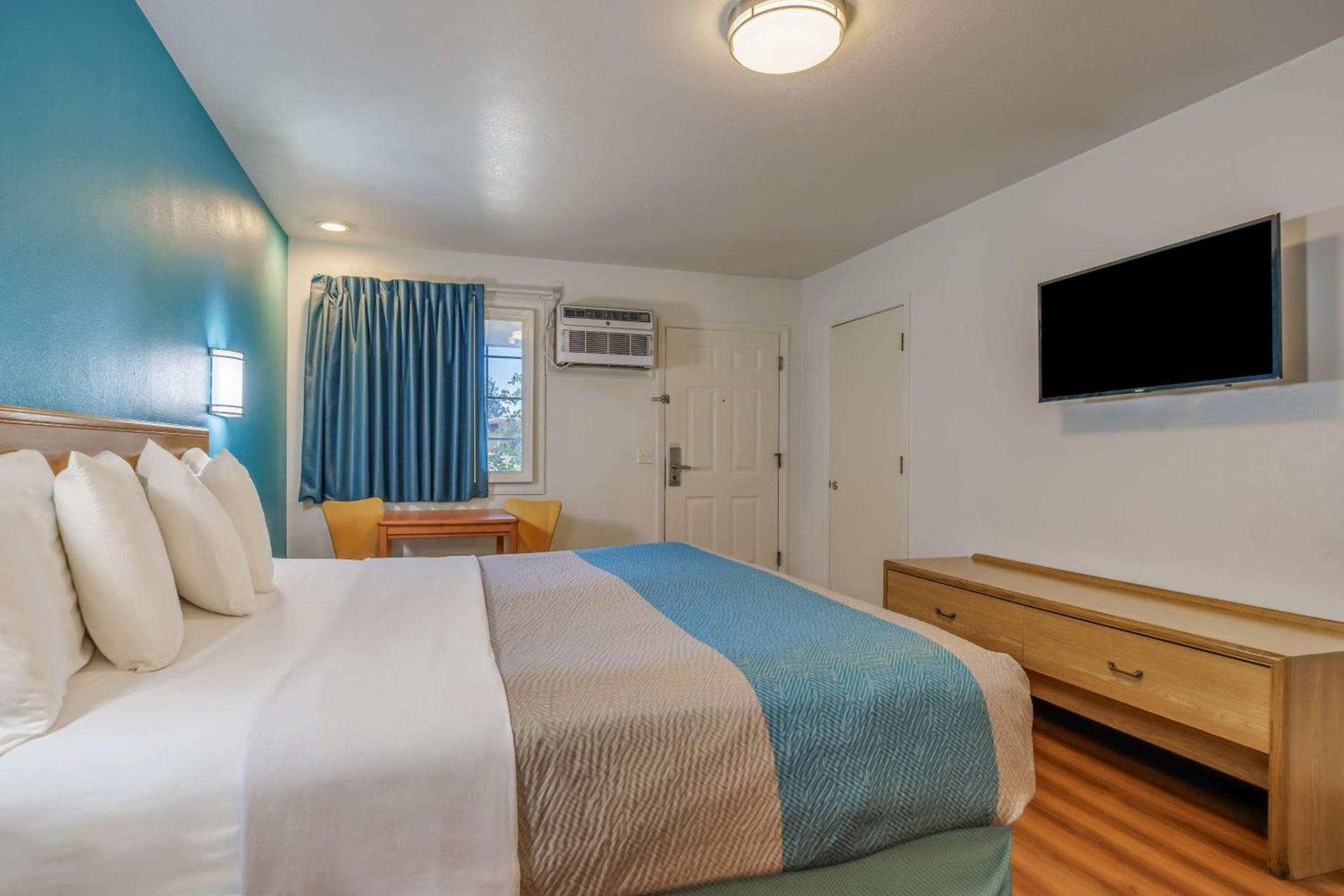 Motel 6-Canby, OR photo 12