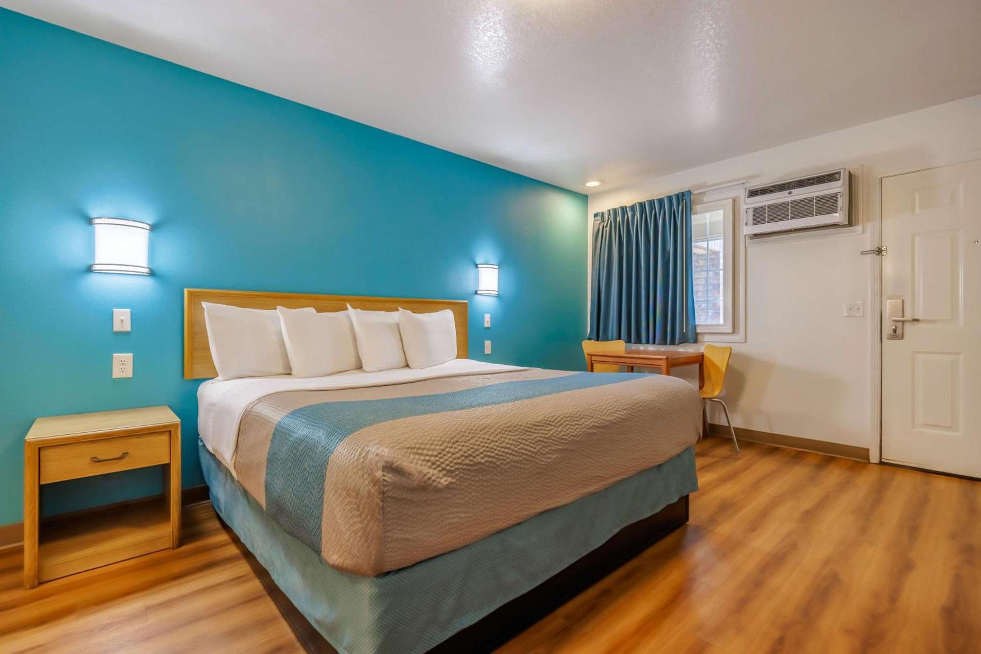 Motel 6-Canby, OR photo 13