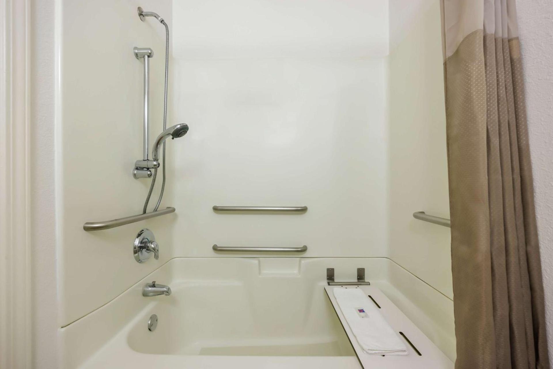 Motel 6-Canby, OR photo 16