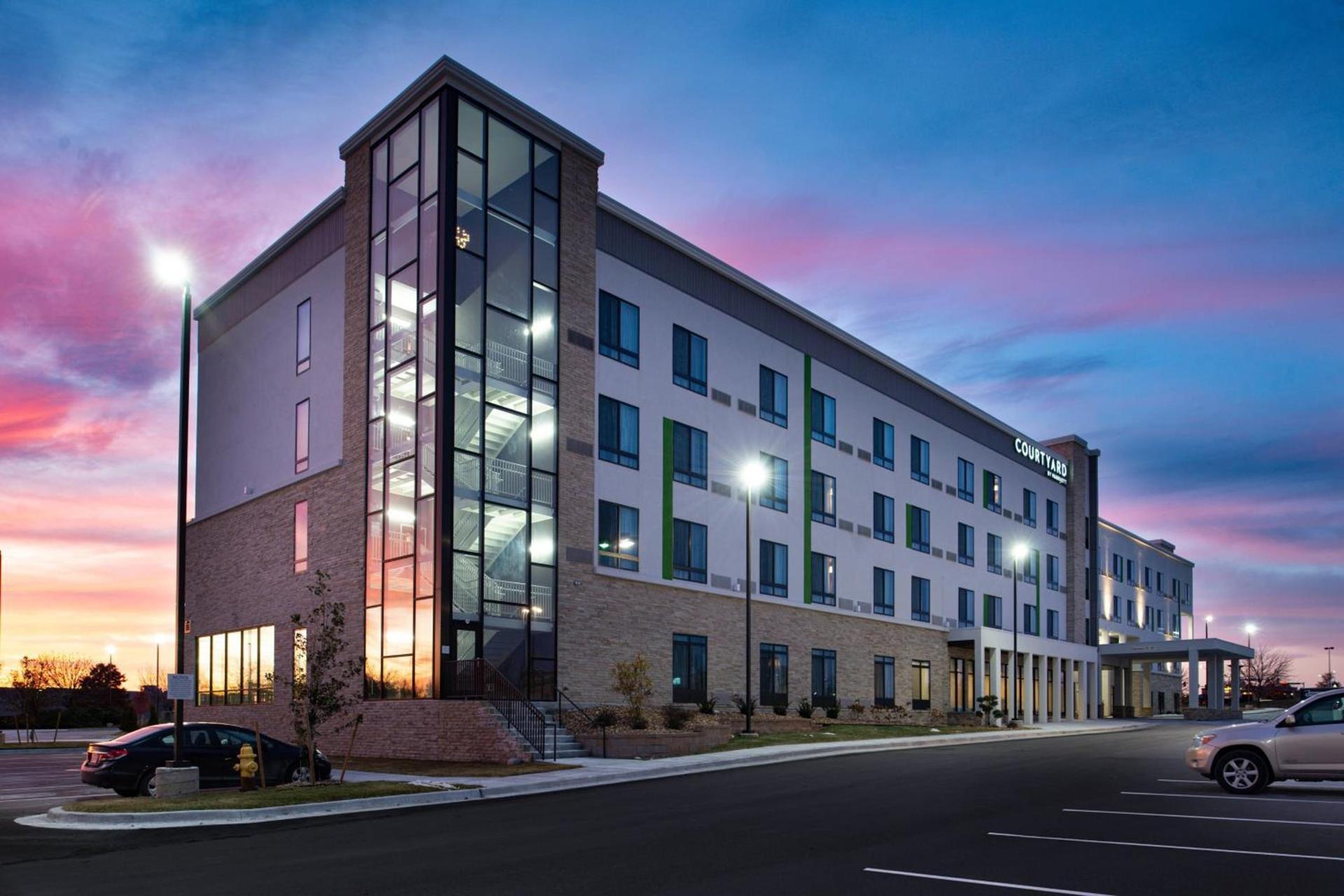 Courtyard Kansas City Olathe photo 3
