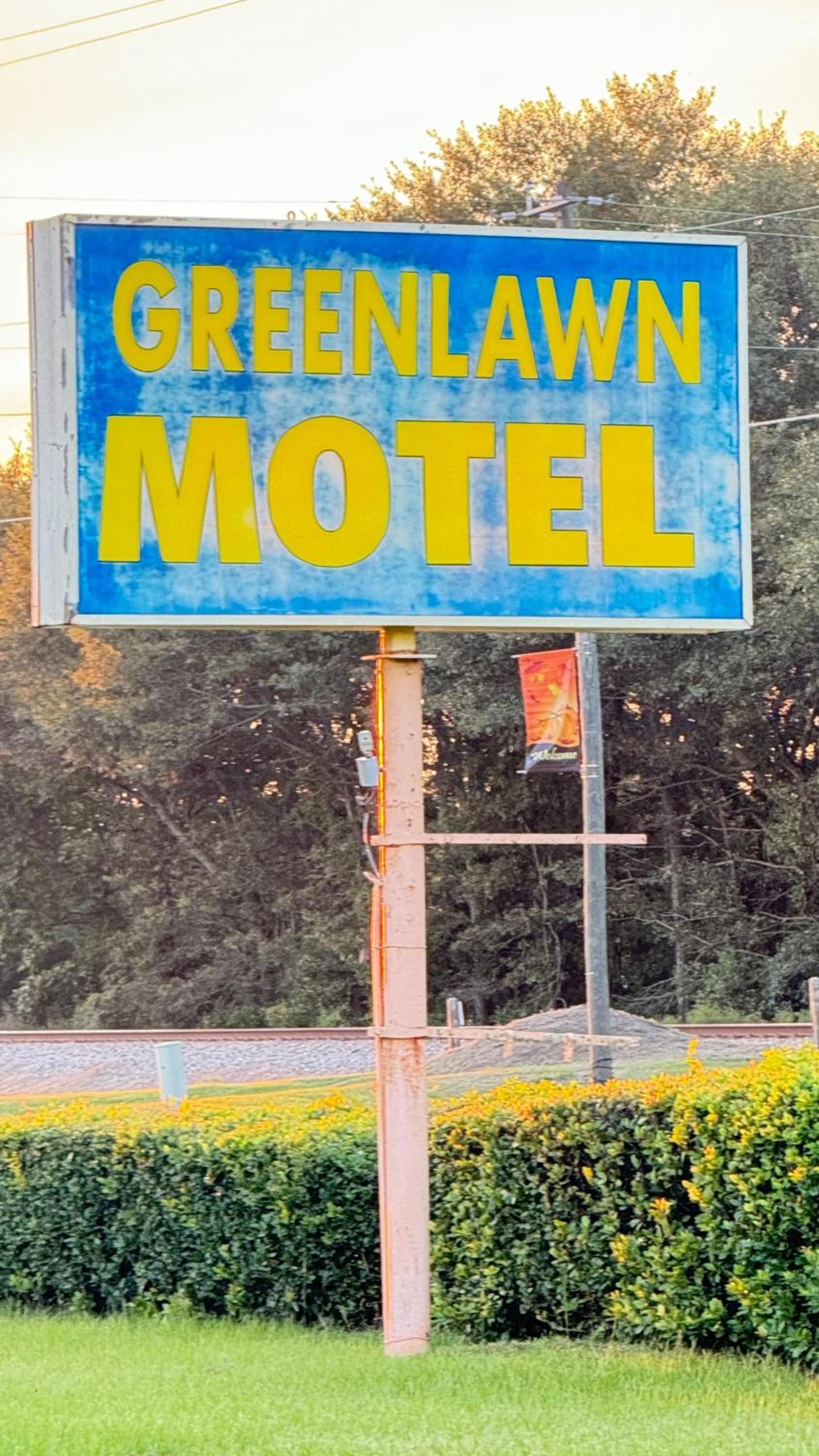 GreenLawn Motel photo 4