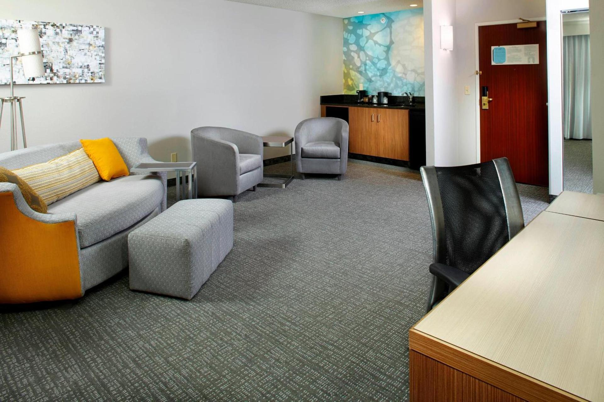 Courtyard by Marriott Lansing photo 6