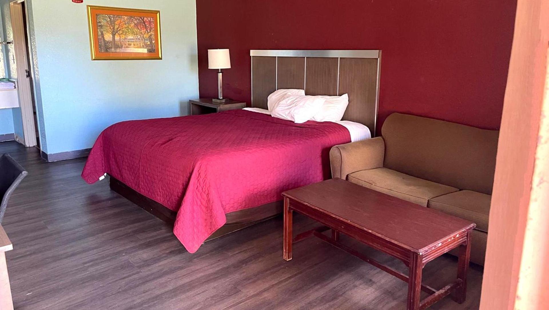 Mayfair Inn photo 3