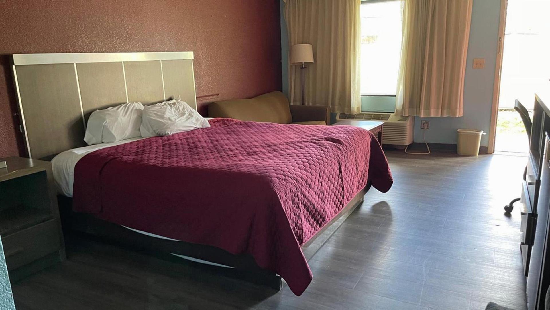 Mayfair Inn photo 7