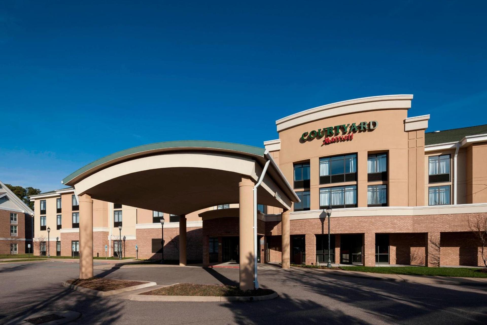 Courtyard by Marriott Suffolk Chesapeake — hotel in Suffolk