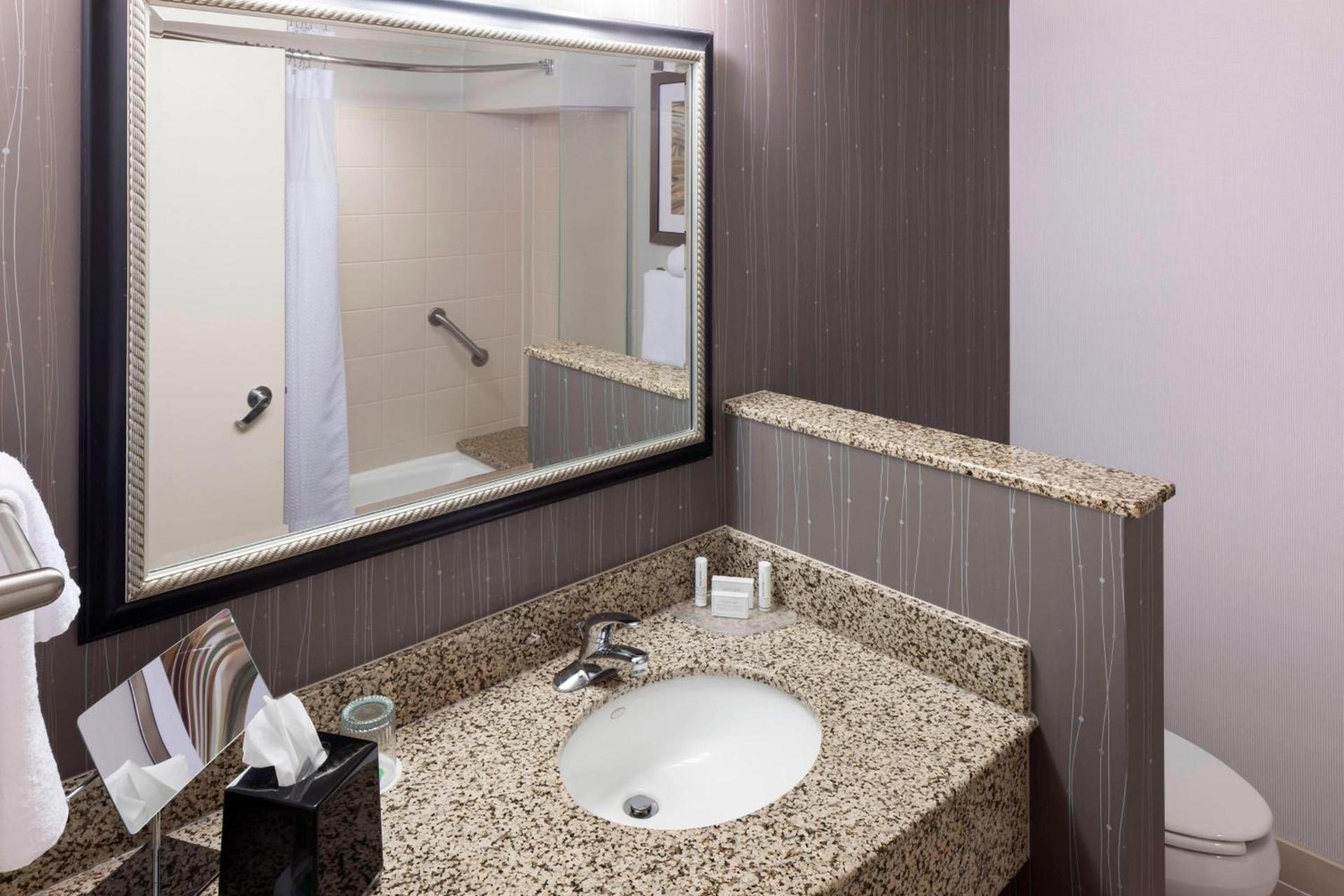 Courtyard by Marriott Suffolk Chesapeake photo 13