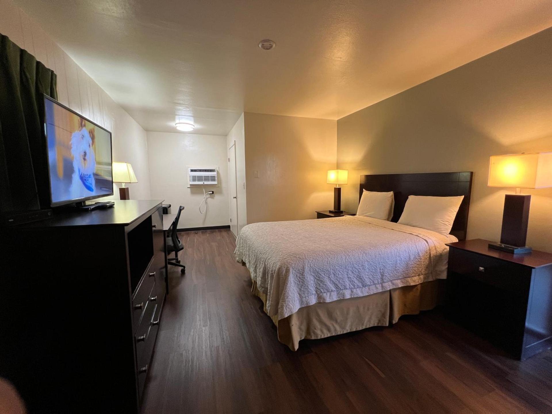 Riverside Motel photo 22