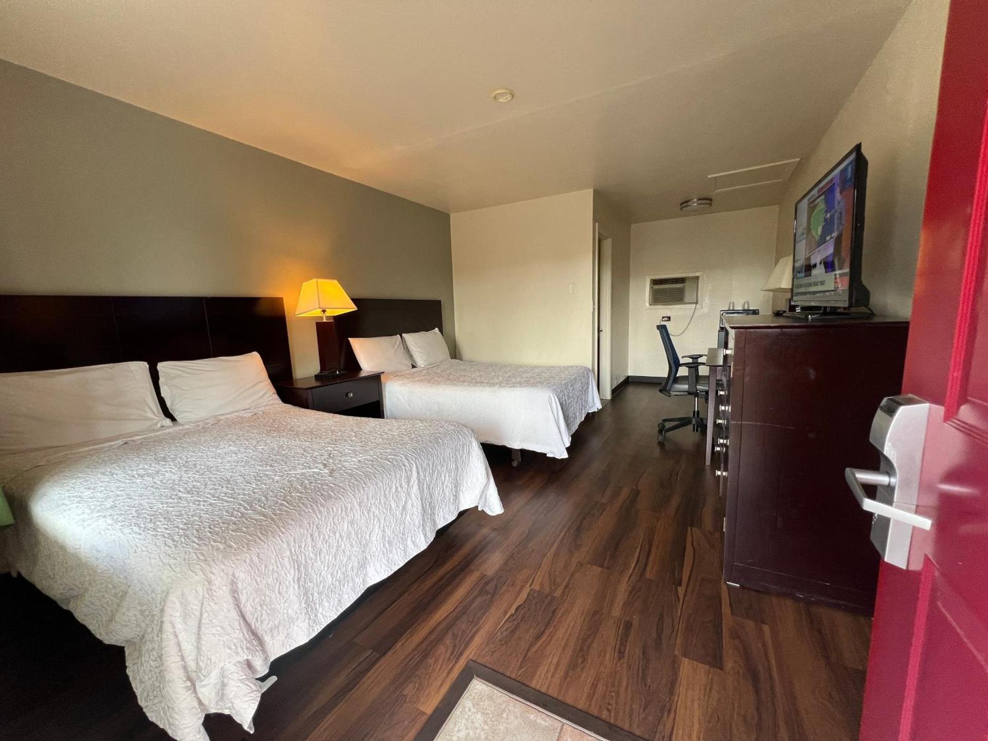 Riverside Motel photo 15