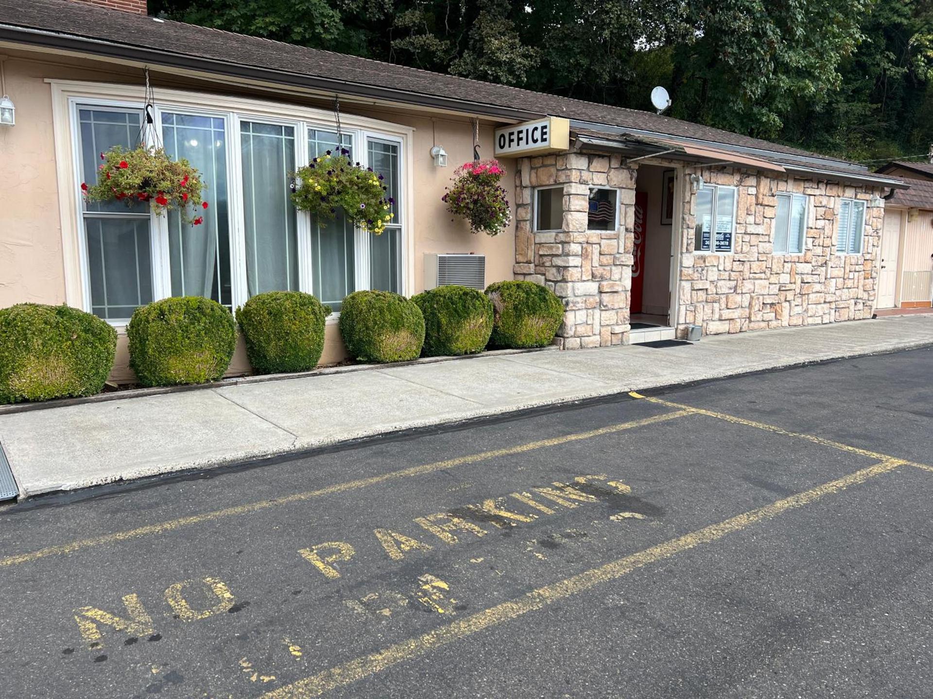 Riverside Motel photo 6