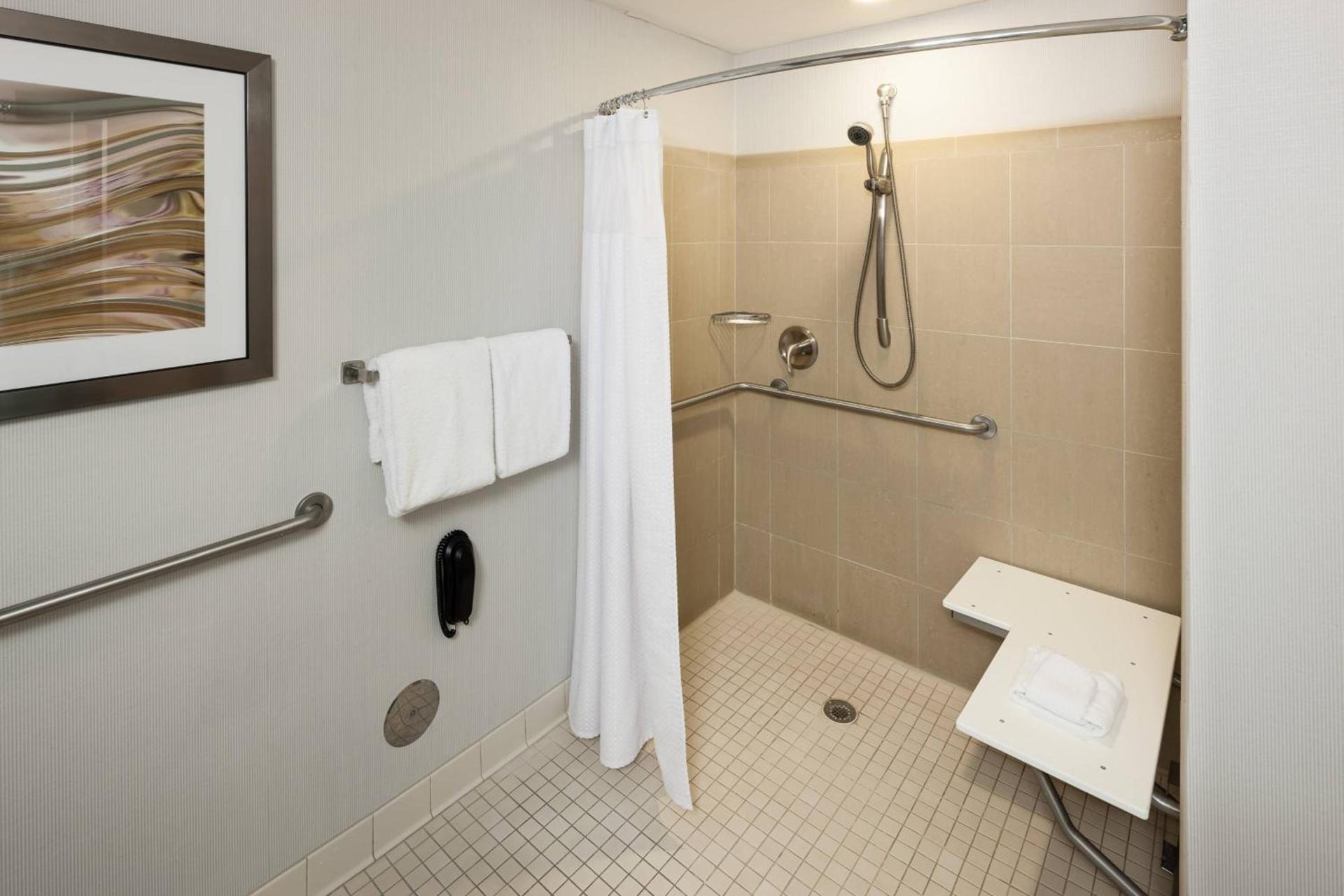 Courtyard by Marriott Miami at Dolphin Mall photo 36