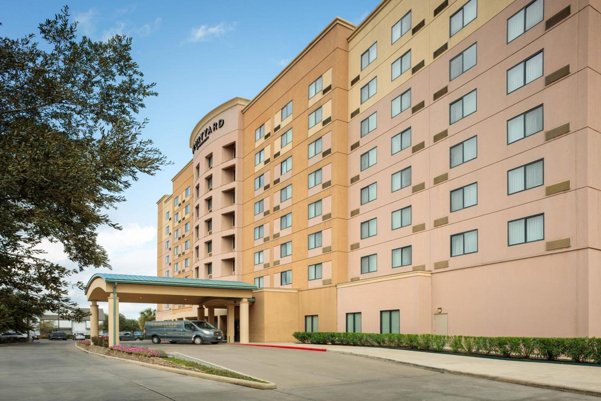 Courtyard by Marriott Houston Medical Center/NRG Park photo 2