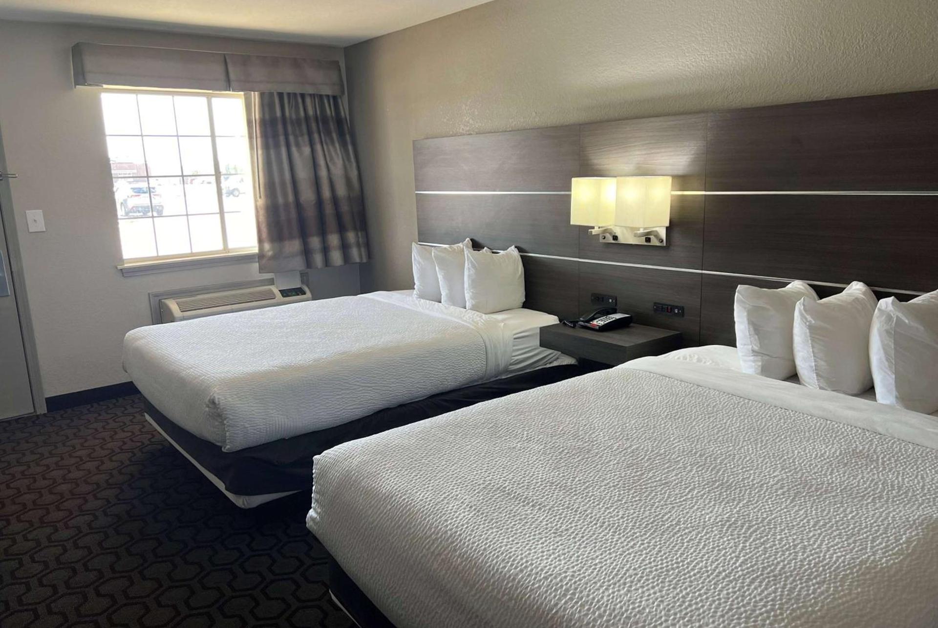 Days Inn by Wyndham Wagoner photo 13