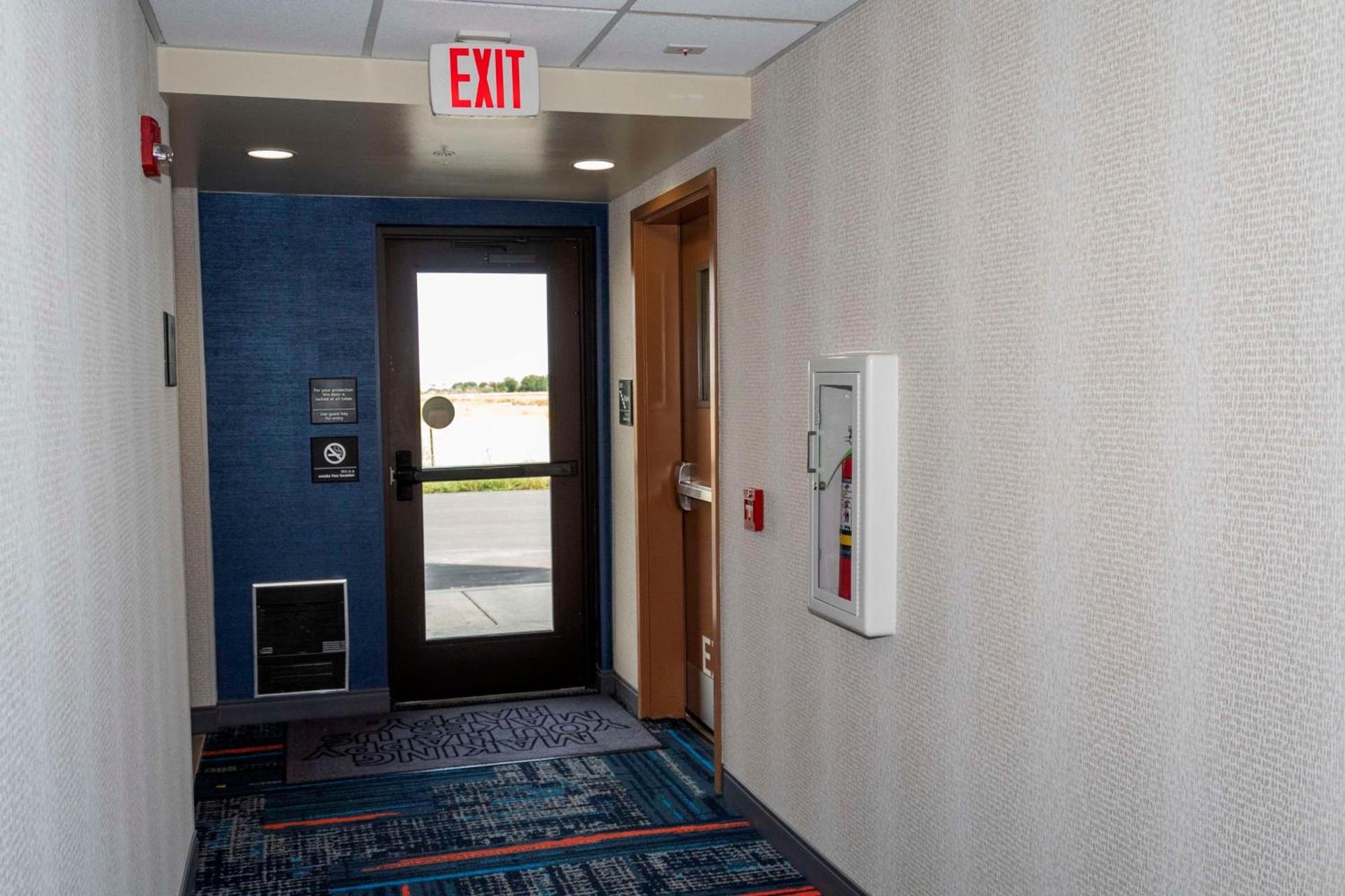 Hampton Inn & Suites Riverton photo 34