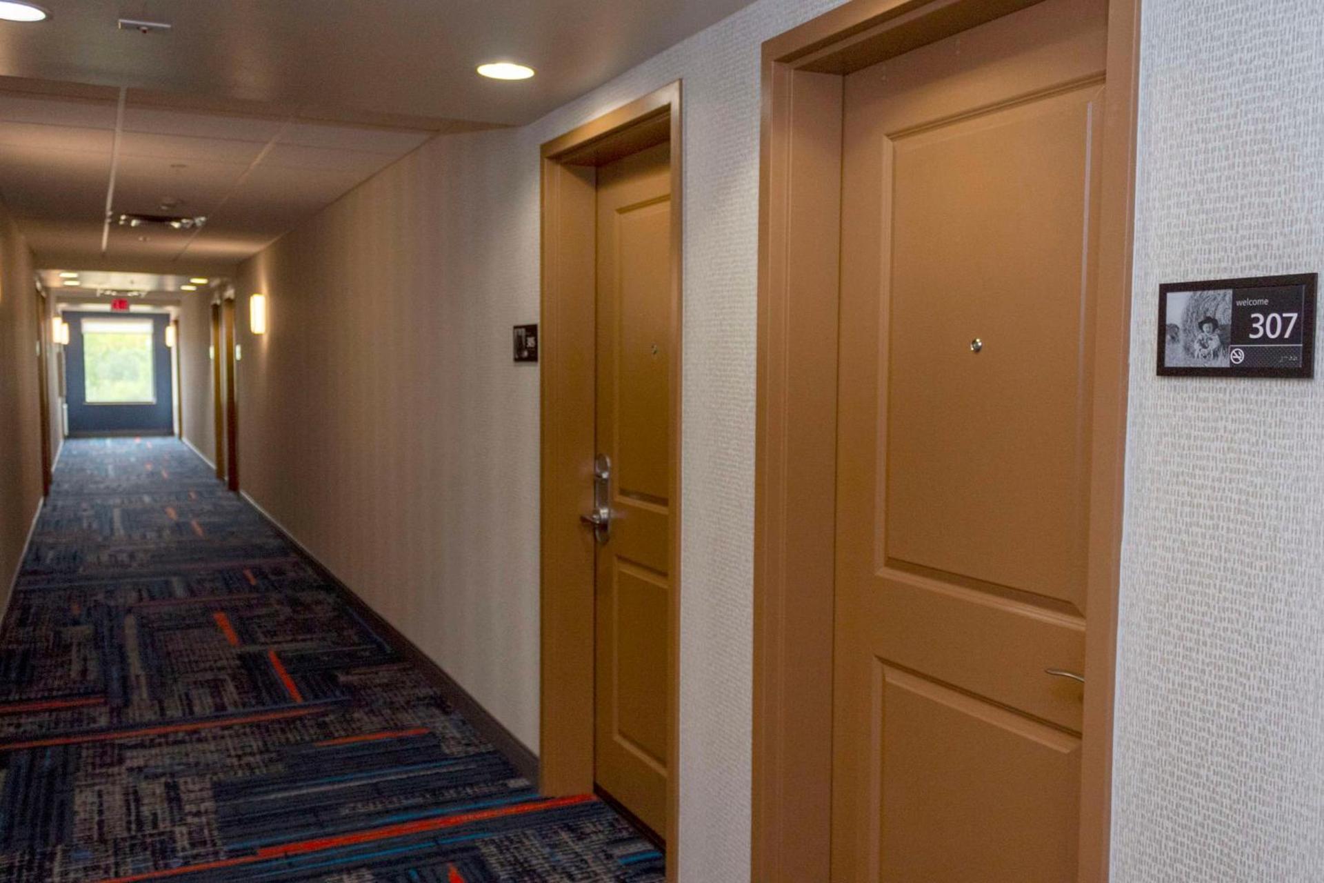 Hampton Inn & Suites Riverton photo 10