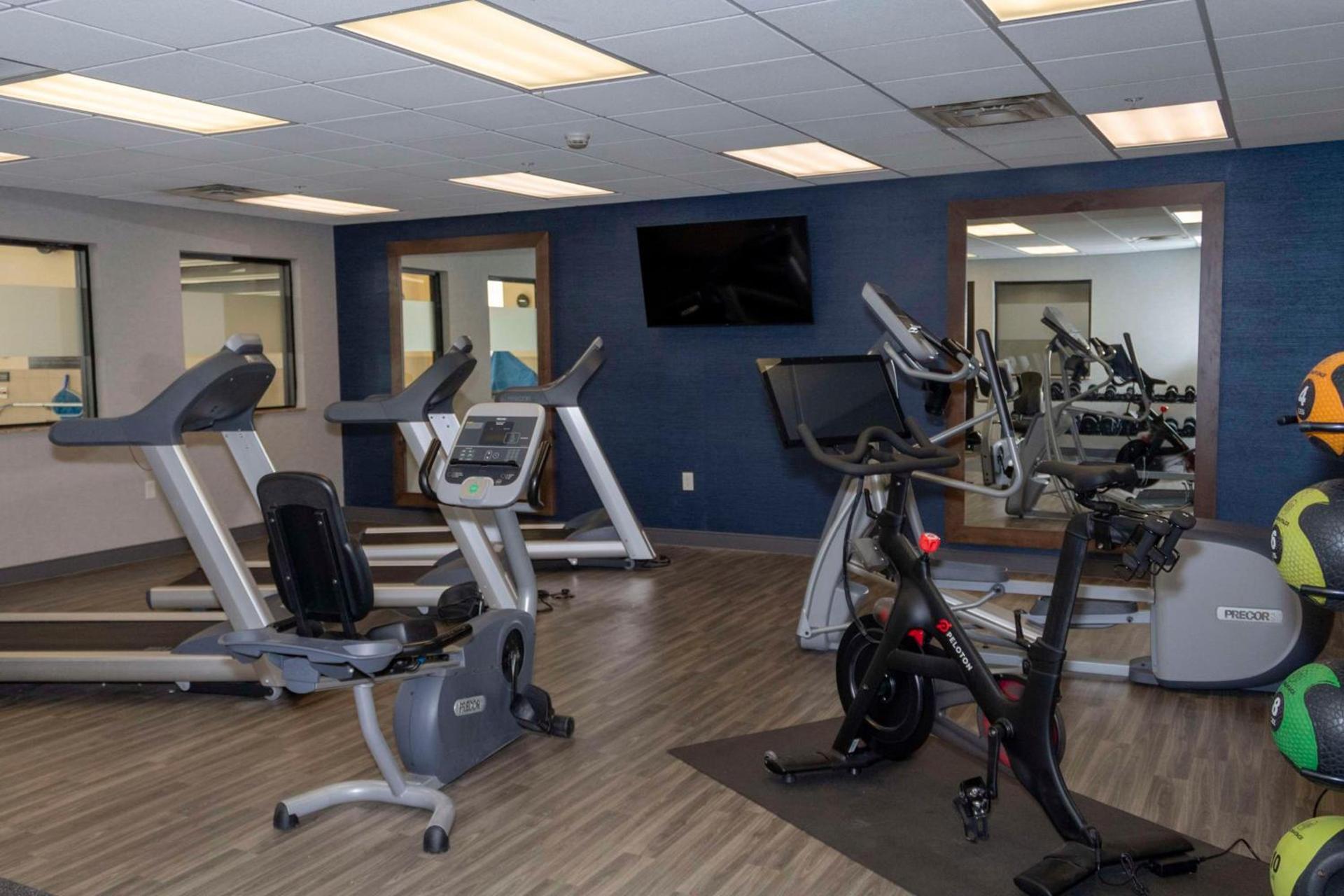 Hampton Inn & Suites Riverton photo 32