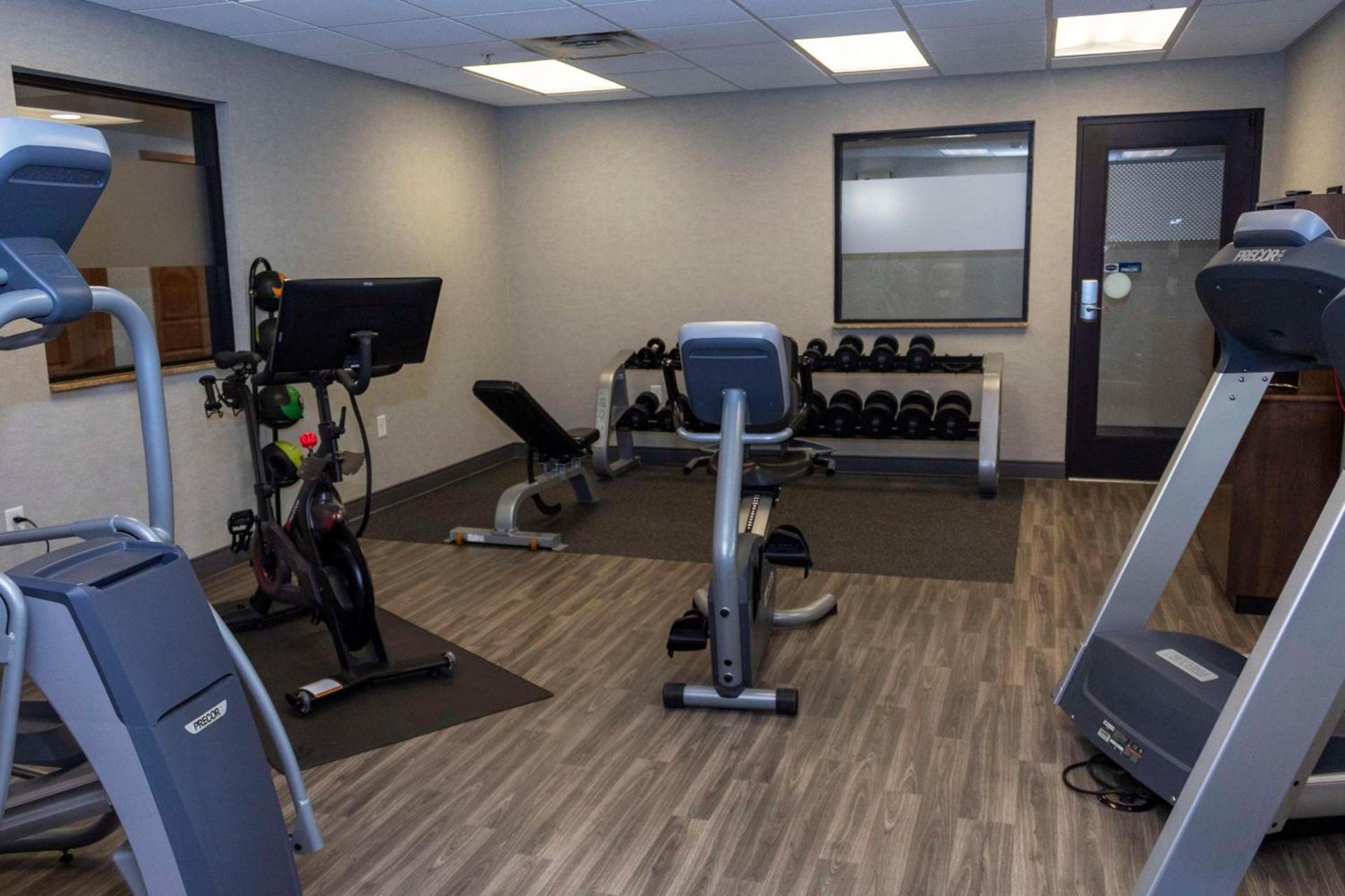 Hampton Inn & Suites Riverton photo 37