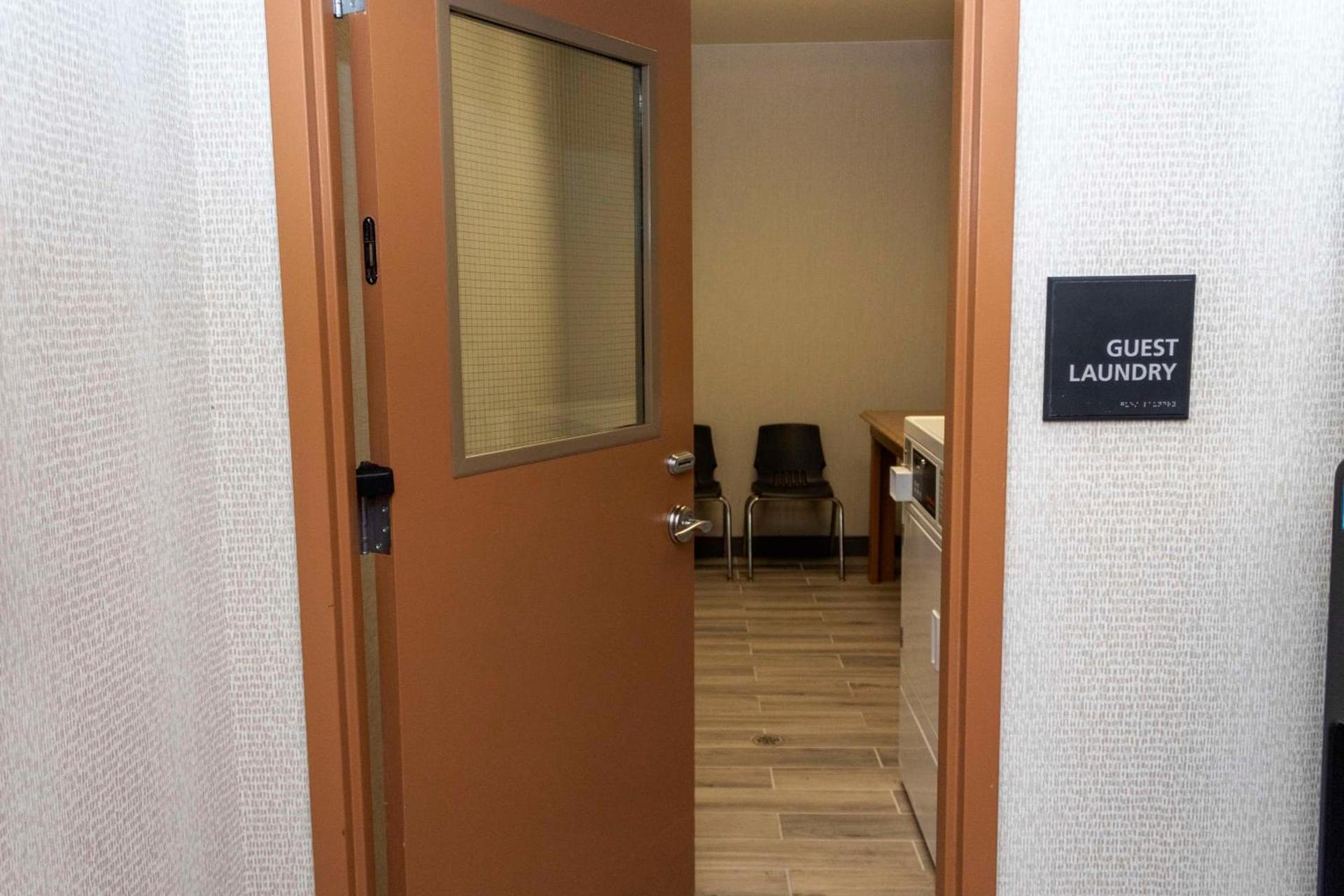 Hampton Inn & Suites Riverton photo 5
