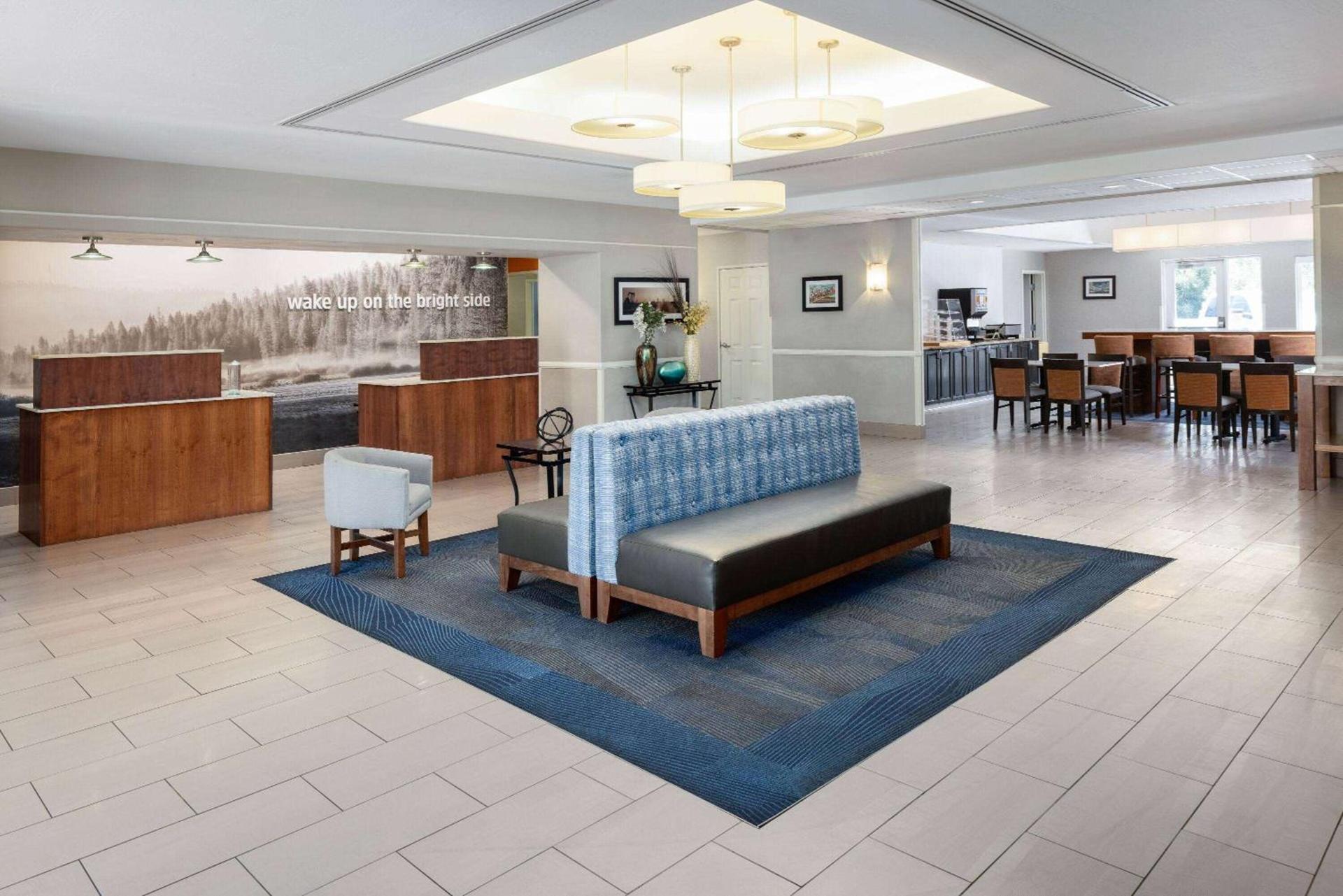 La Quinta by Wyndham Bakersfield North photo 5