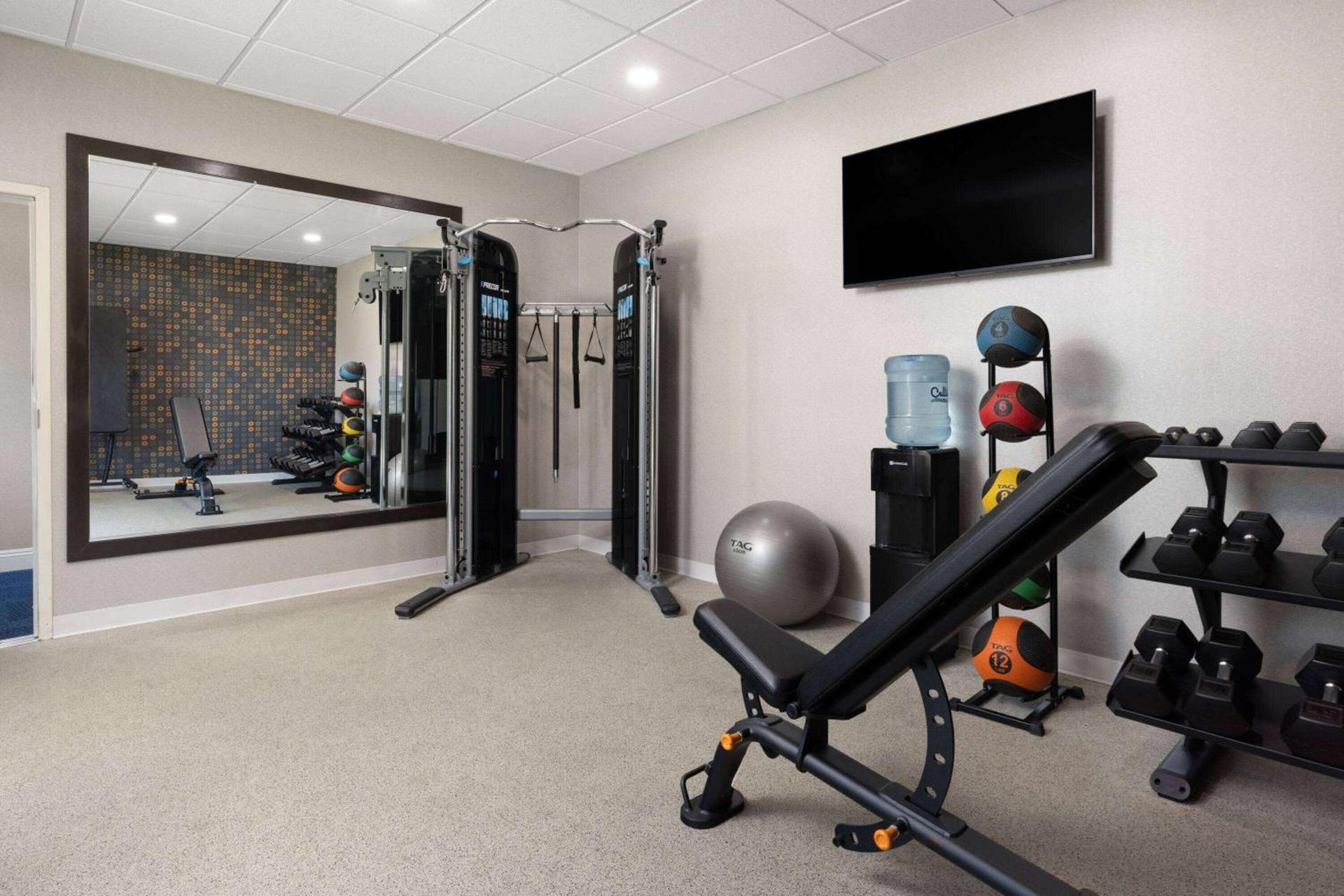 La Quinta by Wyndham Bakersfield North photo 8