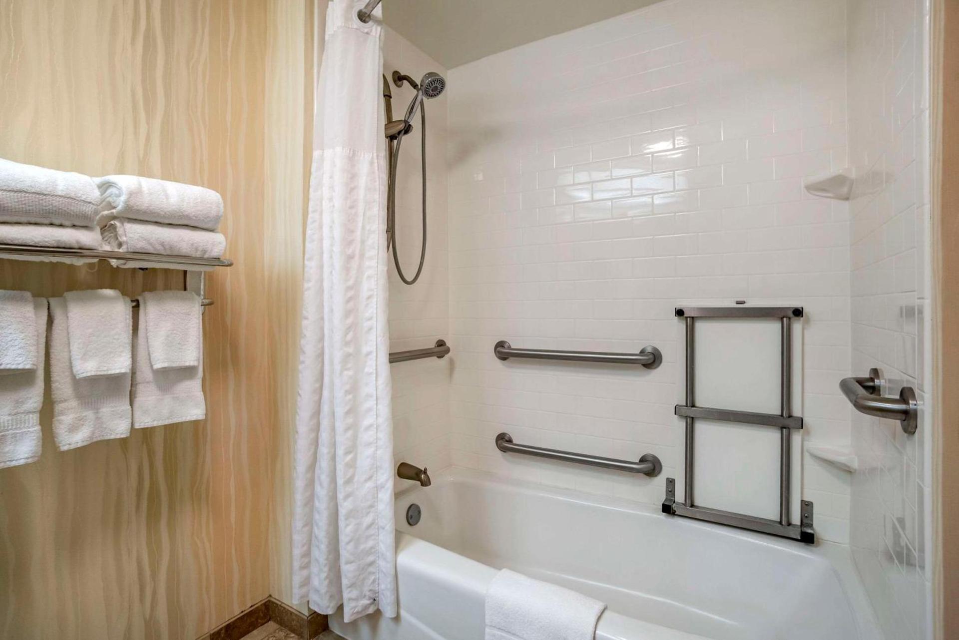 Comfort Inn & Suites Newark - Wilmington photo 7
