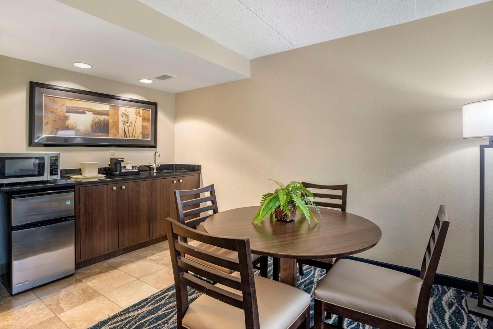 Comfort Inn & Suites Newark - Wilmington photo 24