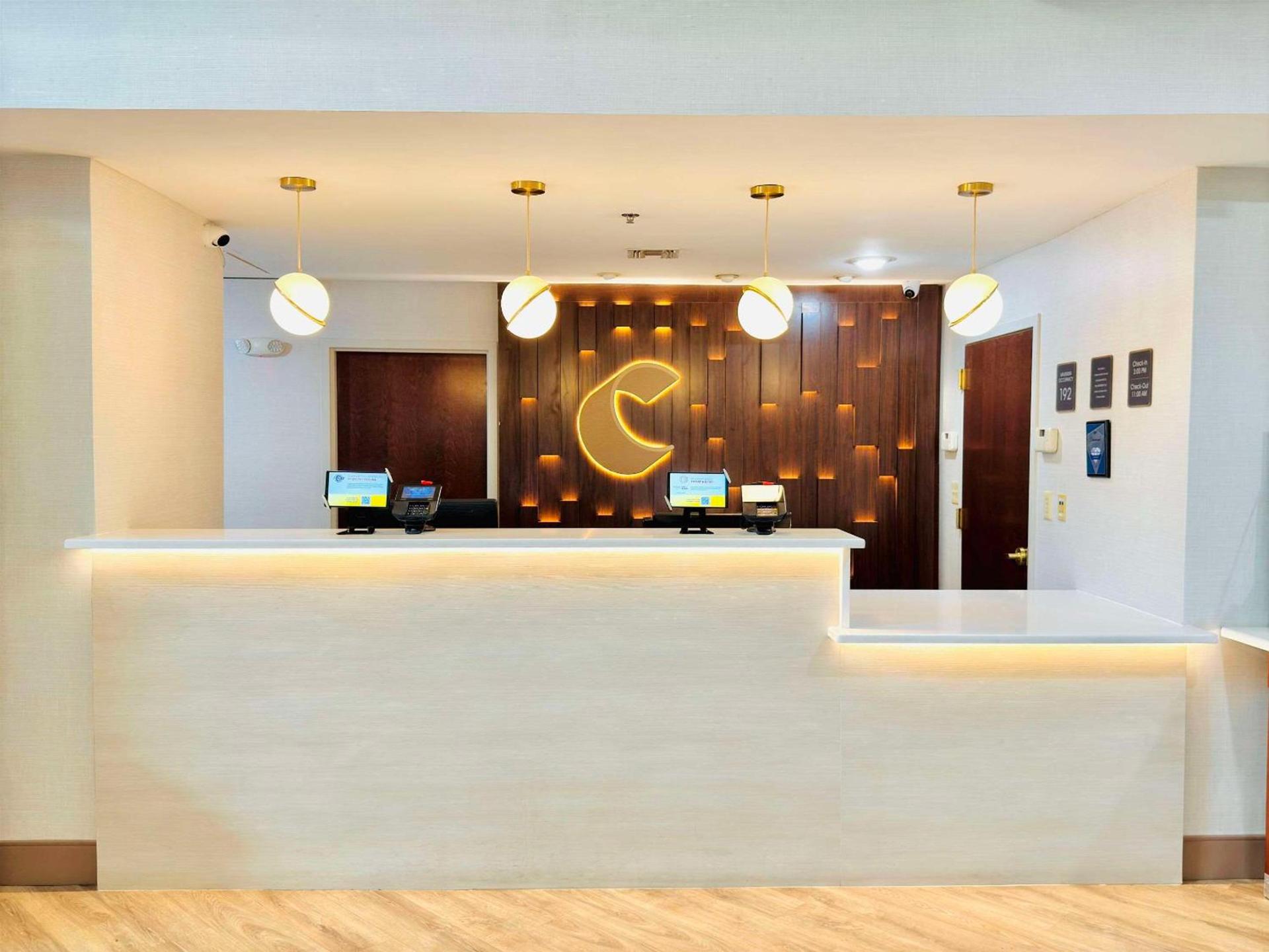 Comfort Suites East Brunswick - South River photo 5