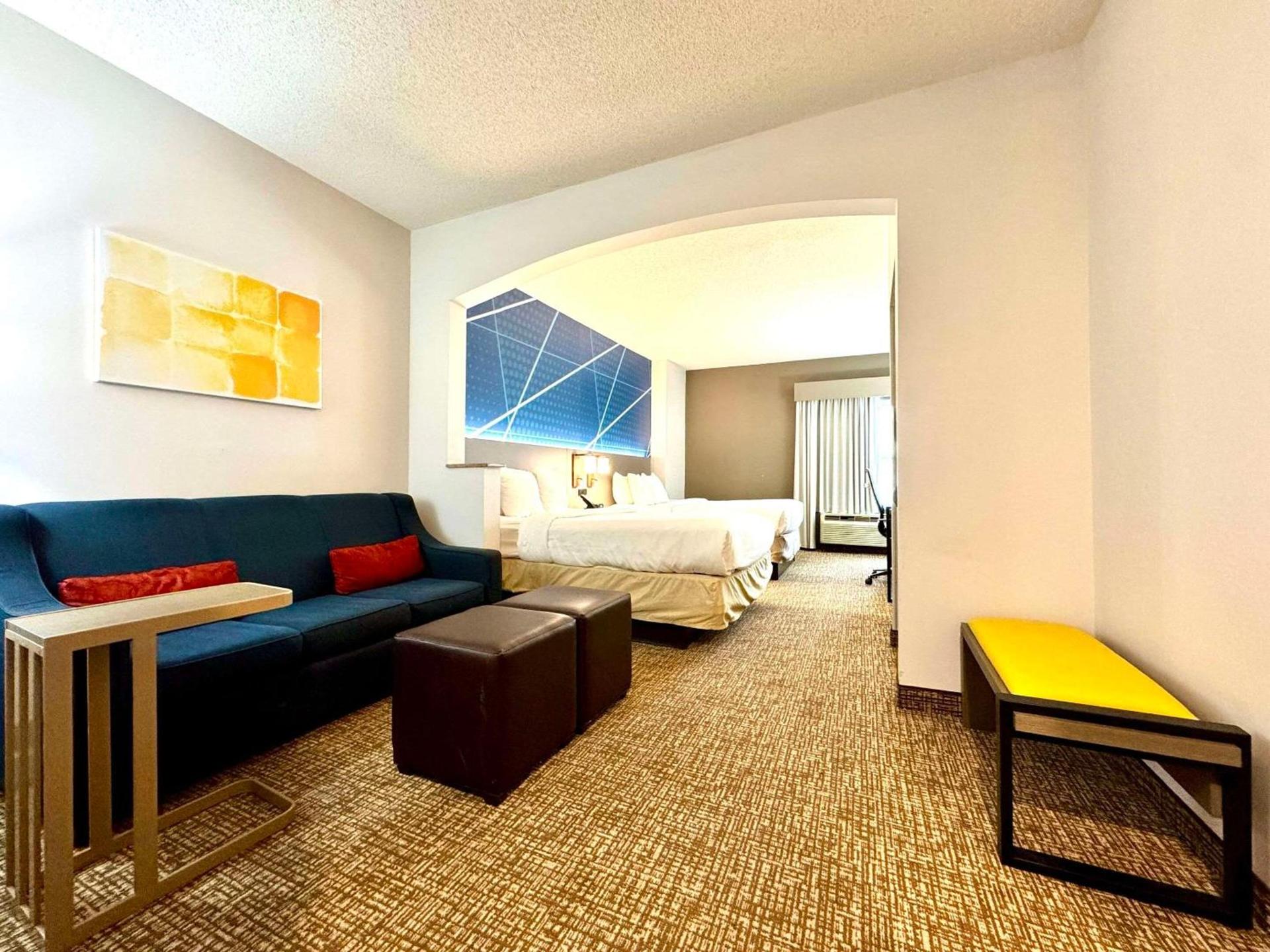 Comfort Suites East Brunswick - South River photo 20