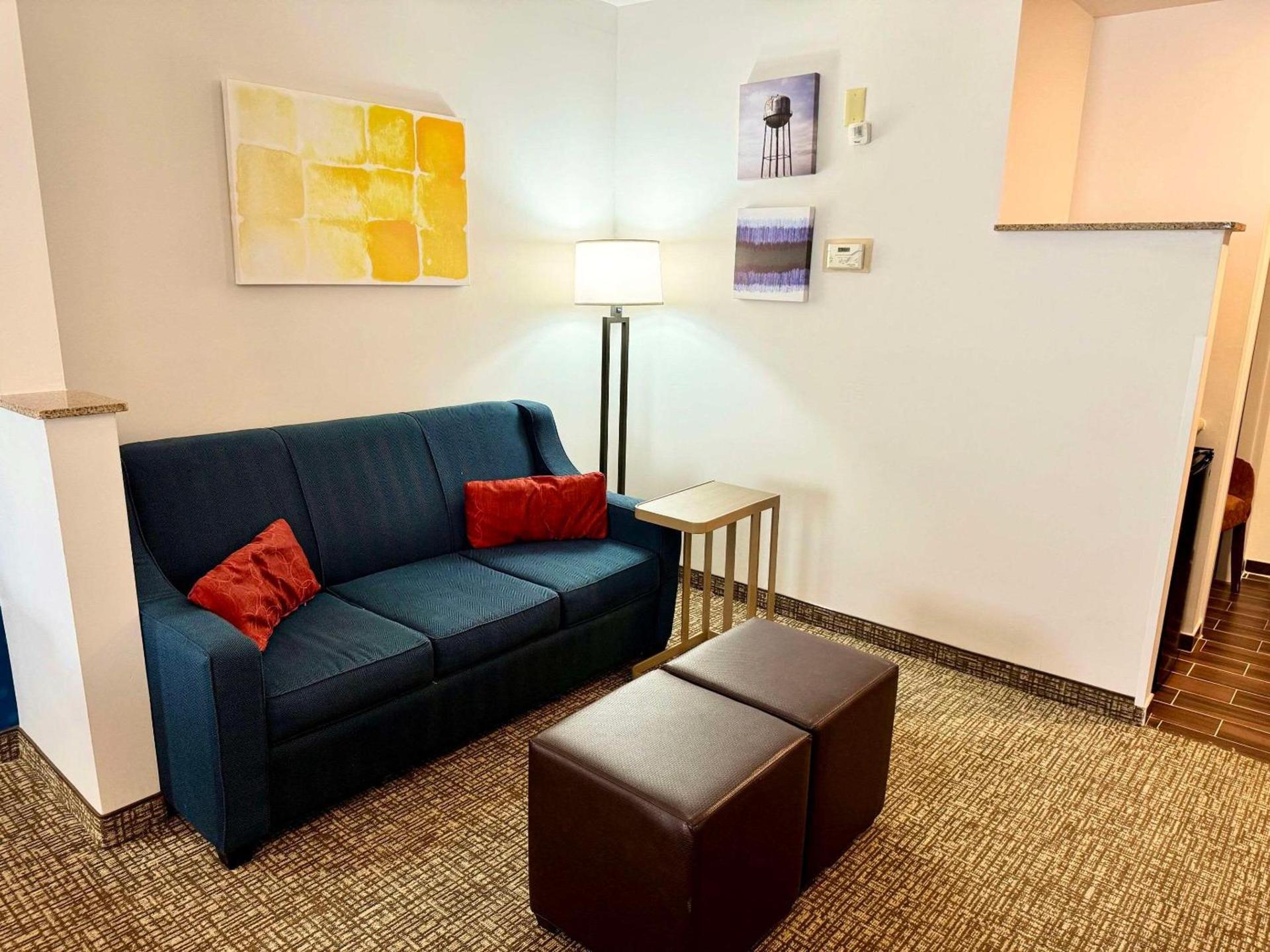 Comfort Suites East Brunswick - South River photo 26