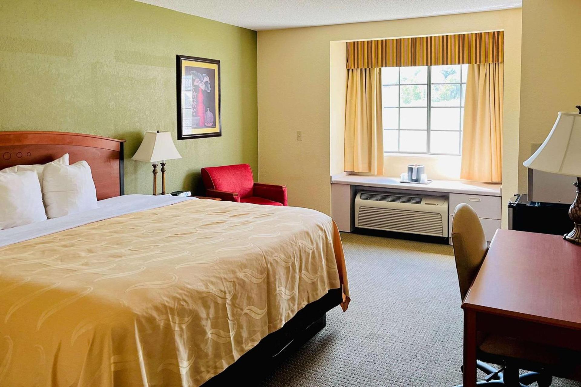 Quality Inn & Suites Prestonsburg next to Mountain Arts Center photo 7