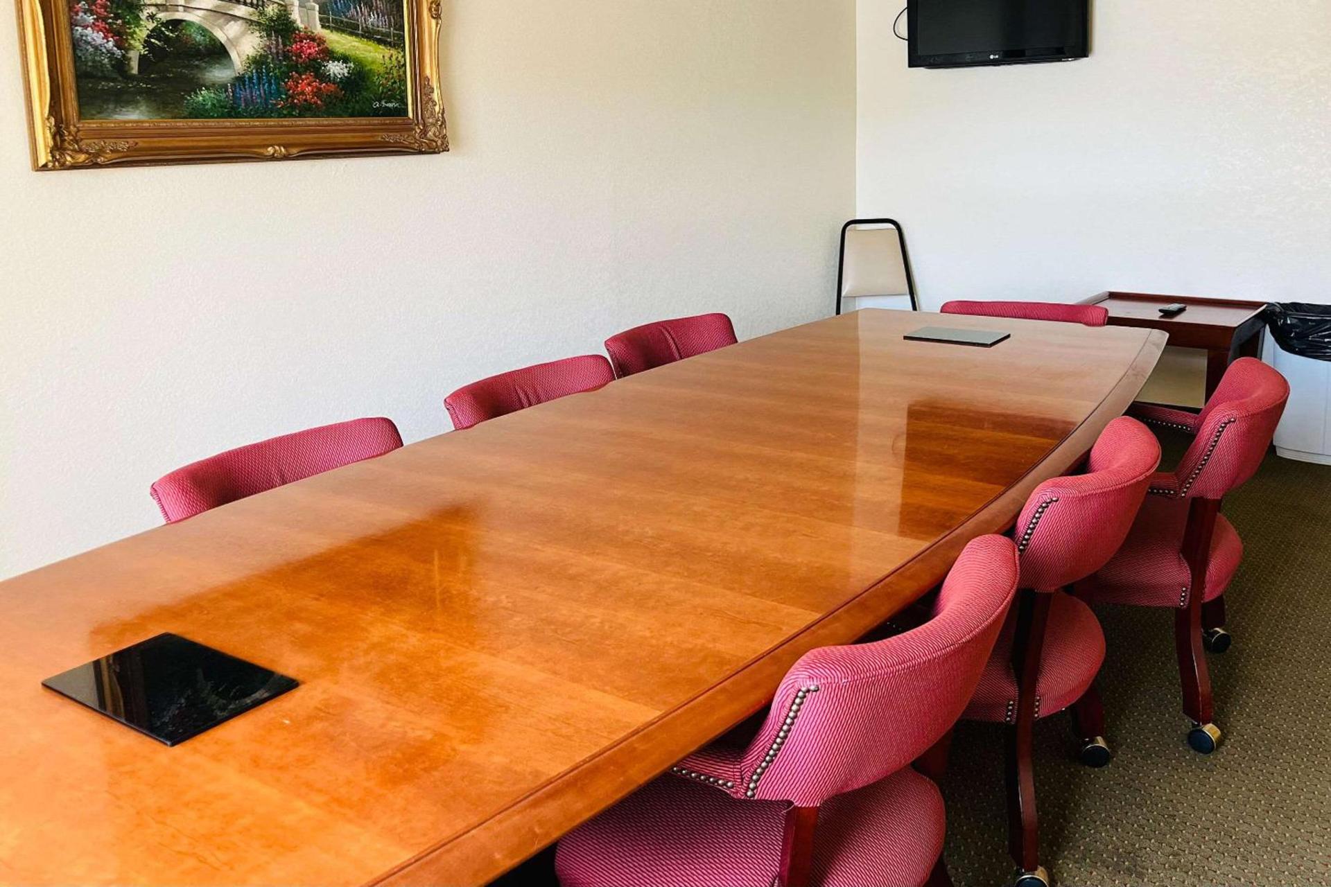 Quality Inn & Suites Prestonsburg next to Mountain Arts Center photo 13