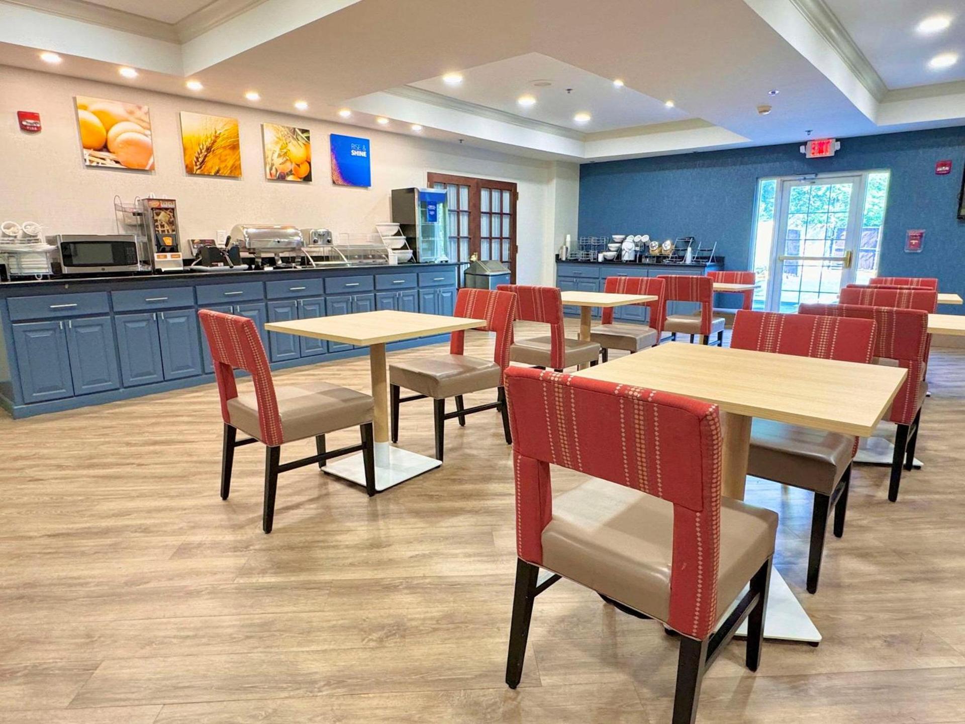 Comfort Suites East Brunswick - South River photo 45