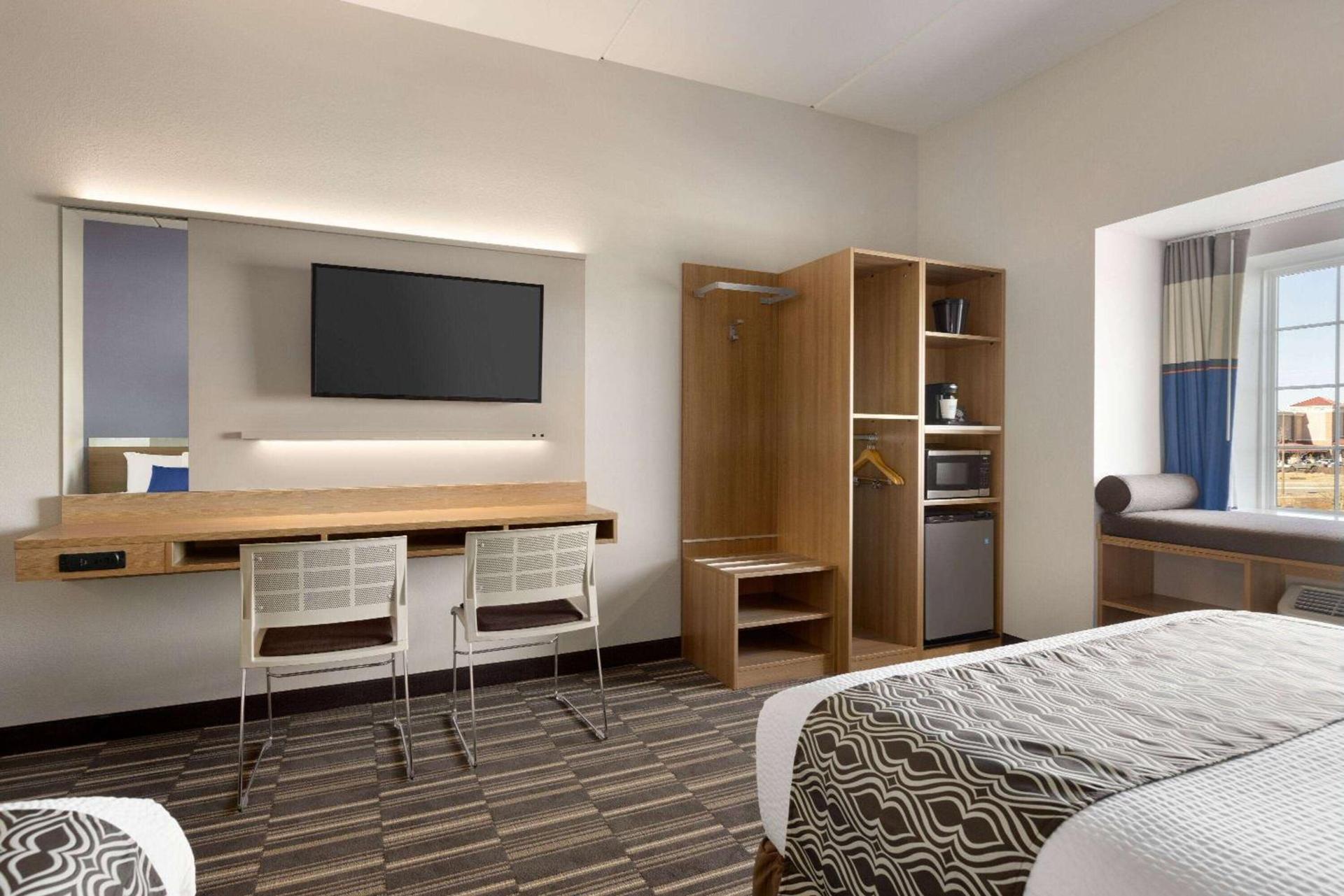 Microtel Inn & Suites by Wyndham Gambrills photo 15