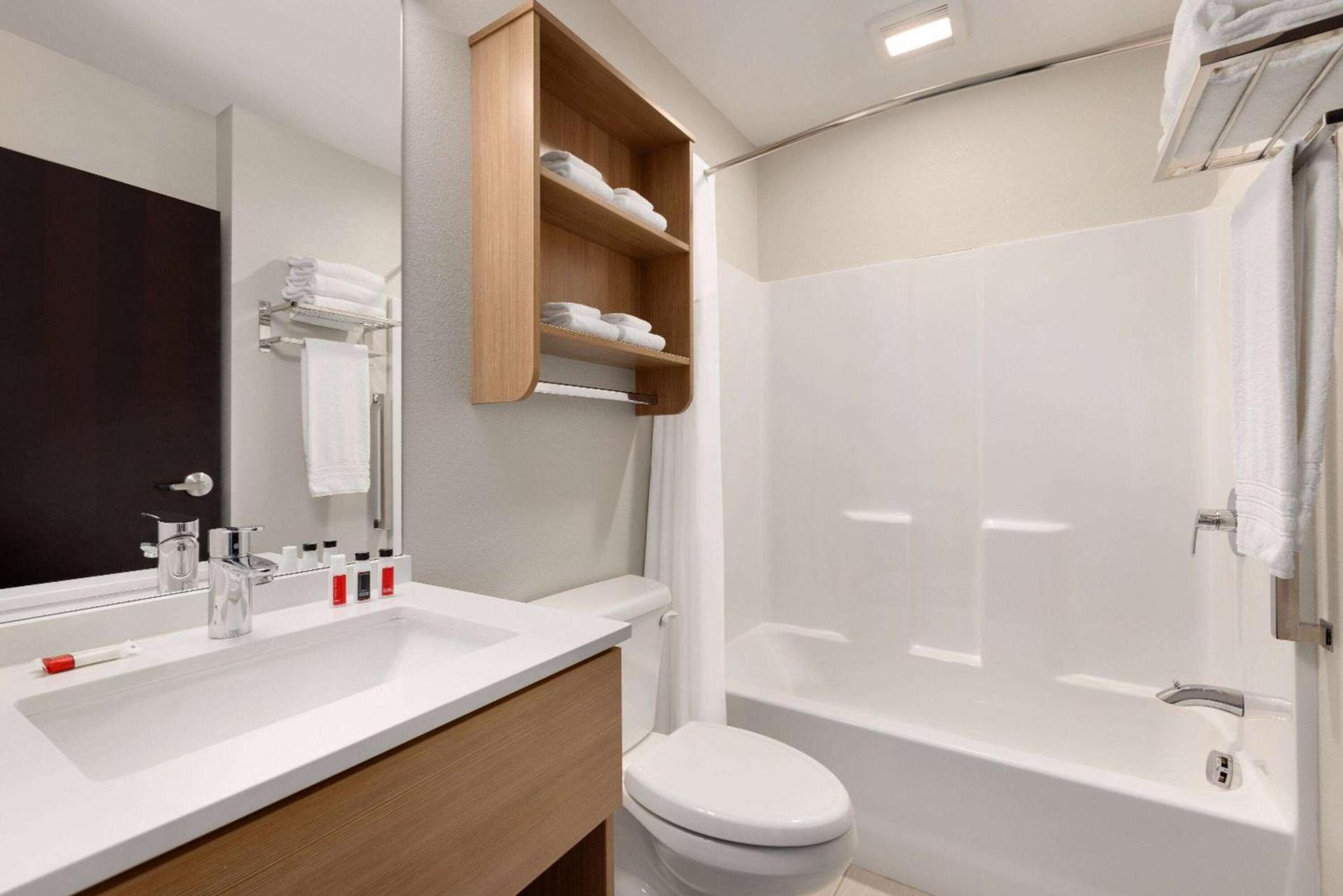 Microtel Inn & Suites by Wyndham Gambrills photo 17
