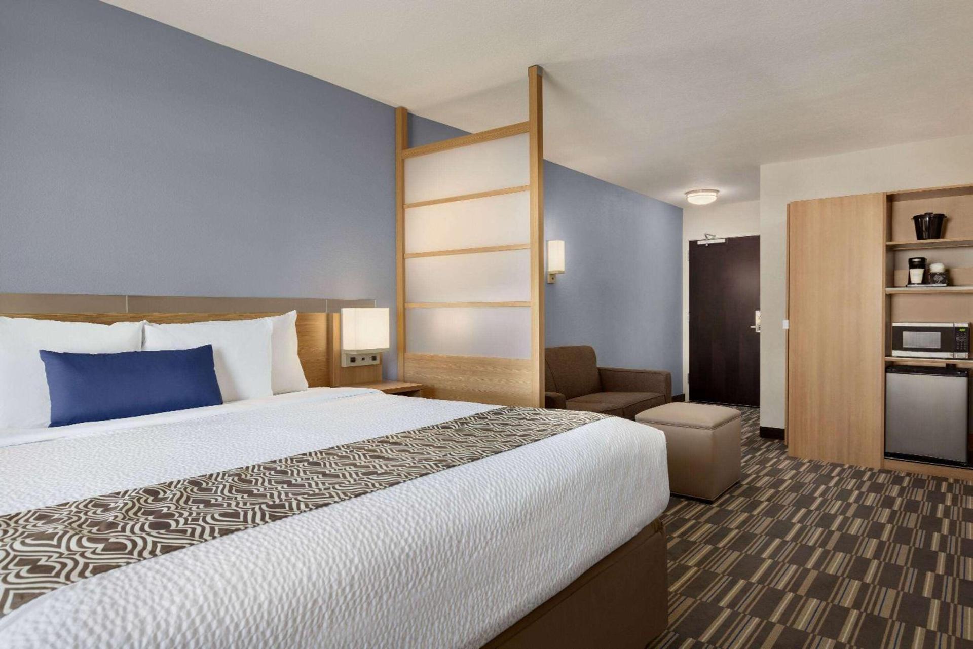 Microtel Inn & Suites by Wyndham Gambrills photo 18