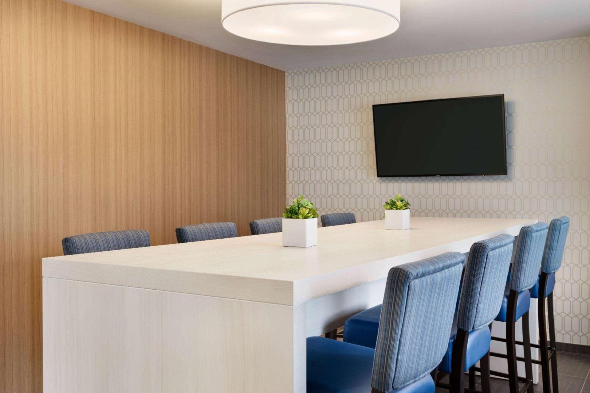 Microtel Inn & Suites by Wyndham Gambrills photo 27