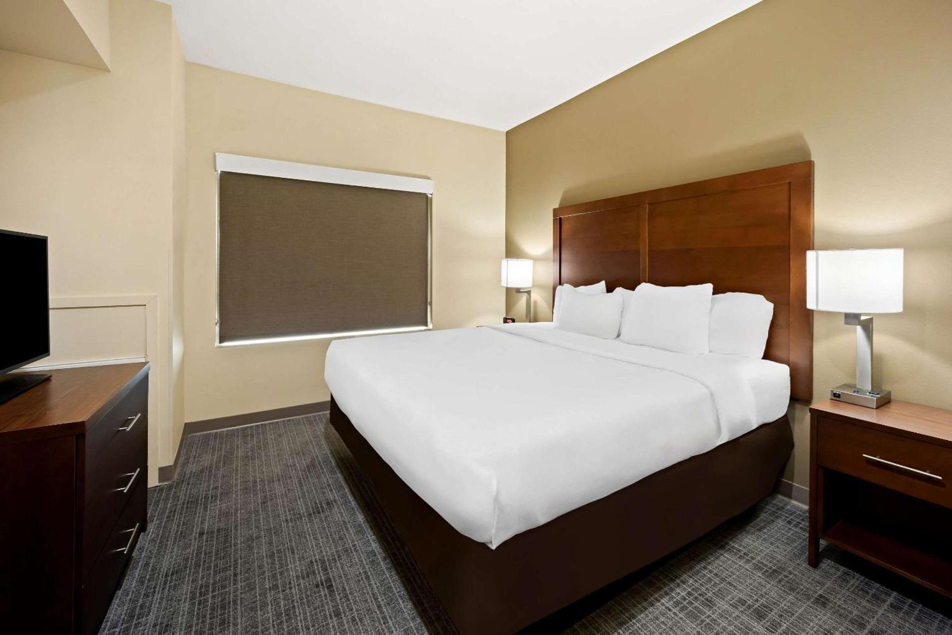 Comfort Inn & Suites High Point - Archdale photo 18