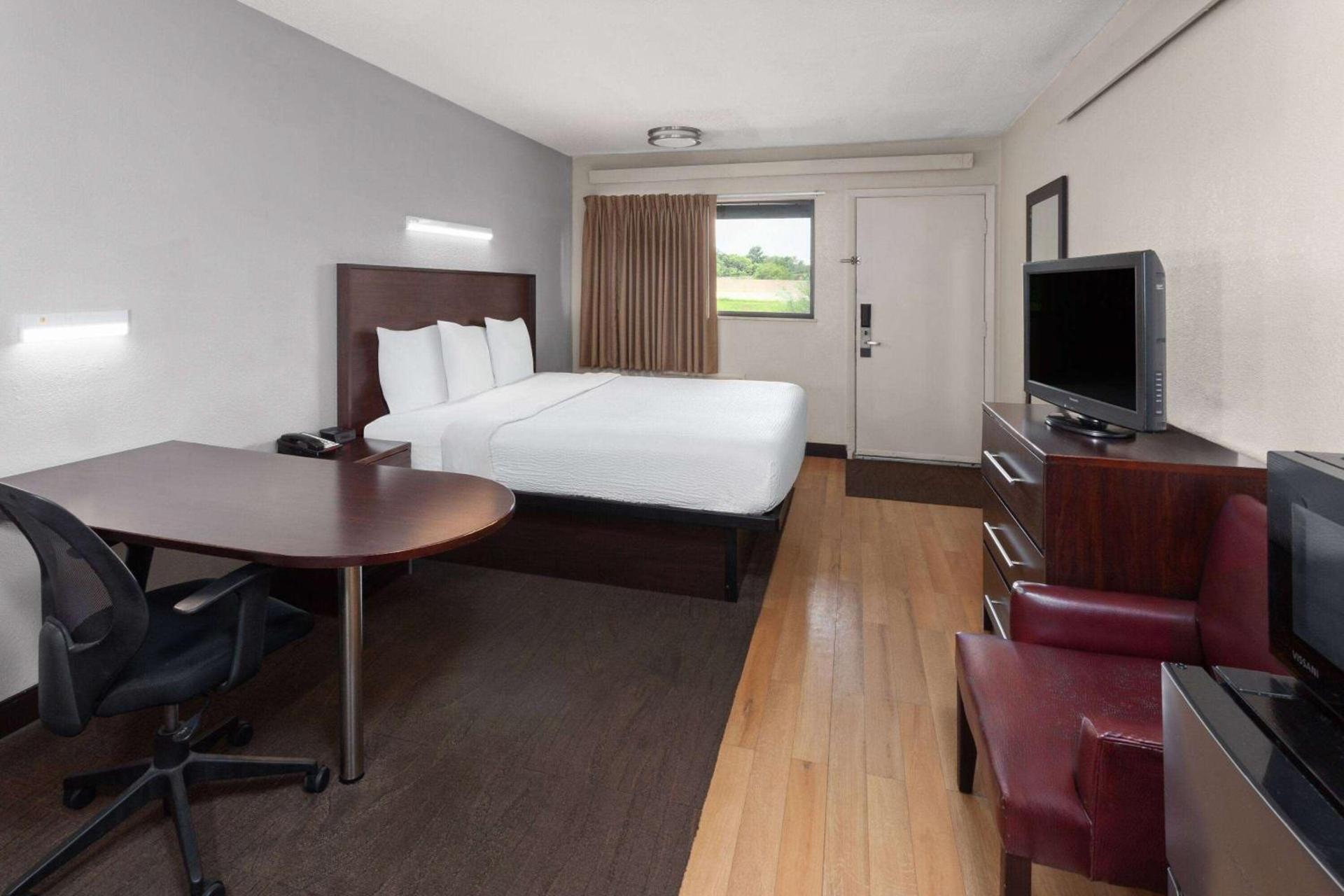 Travelodge by Wyndham Peoria photo 16